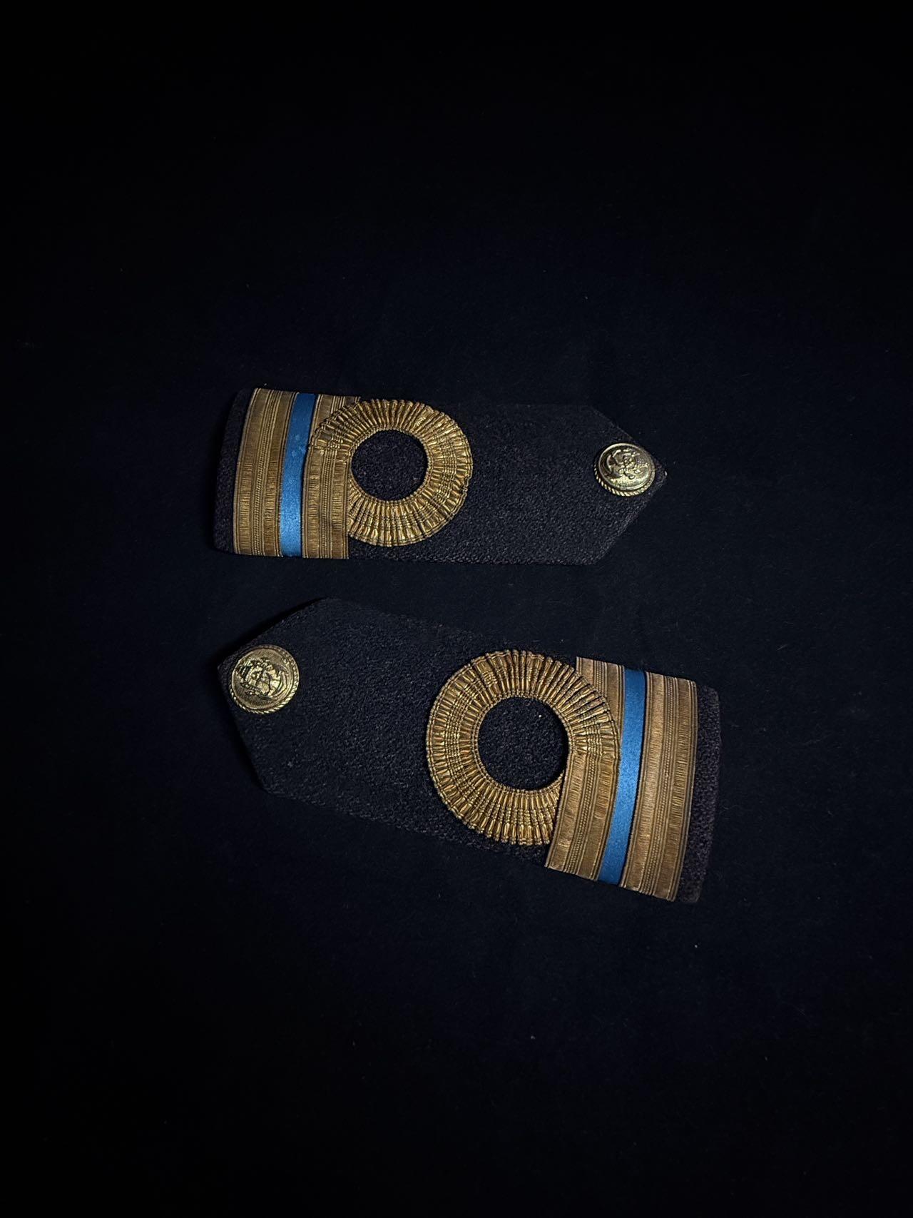 戎马世界章牌大赏第108期 朝鲜战争～越南战争初期 泰国皇家海军上尉肩章