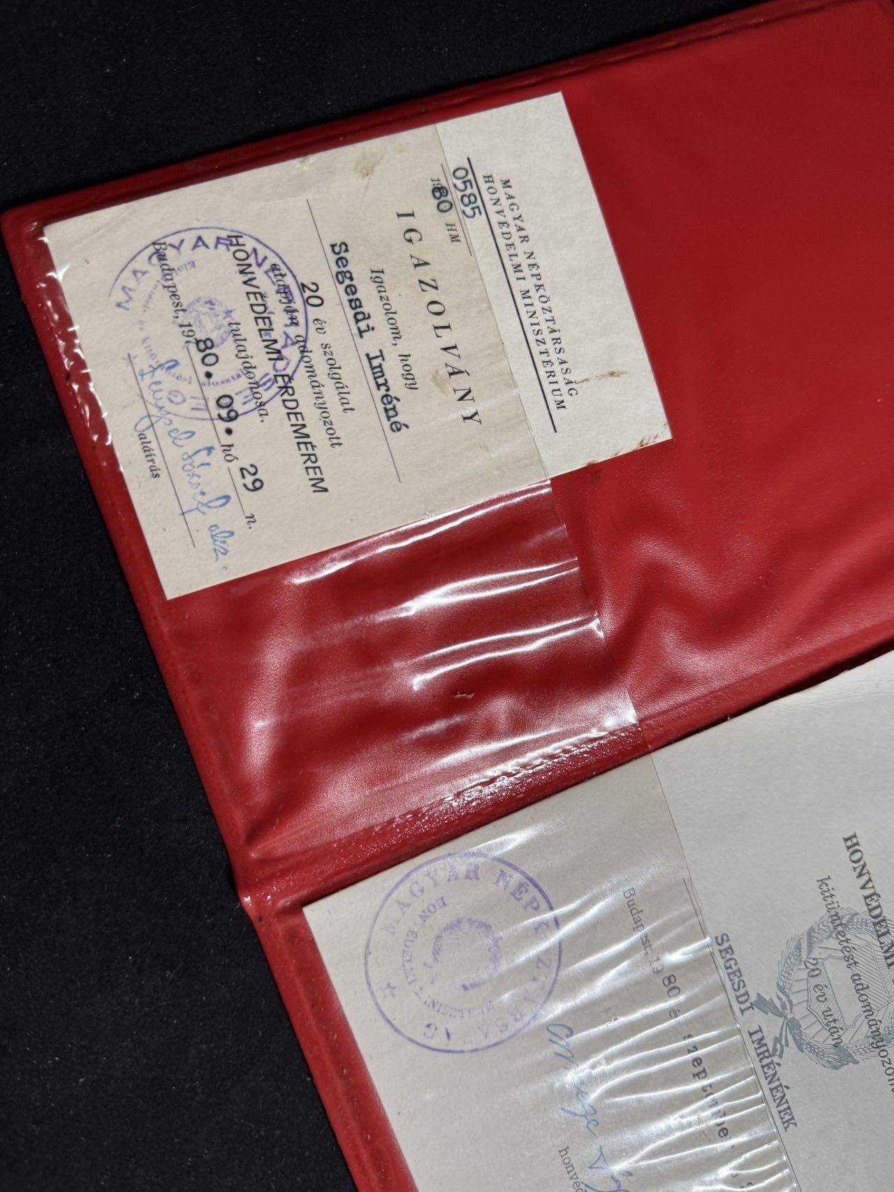 戎马世界章牌大赏第108期 授予塞格什迪·伊姆雷女士的国防功勋奖章证书