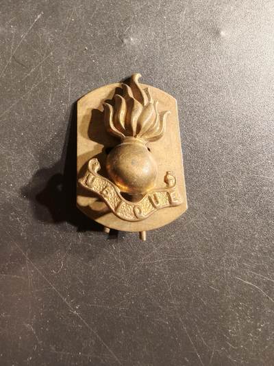 老王徽章第165期 - 英国皇家炮兵帽徽     一战时期带插销 