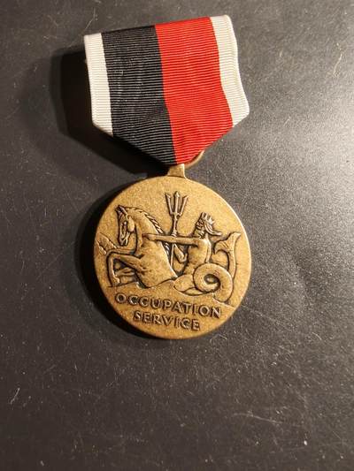 老王徽章第165期 - 美国海军占领军服役奖章
