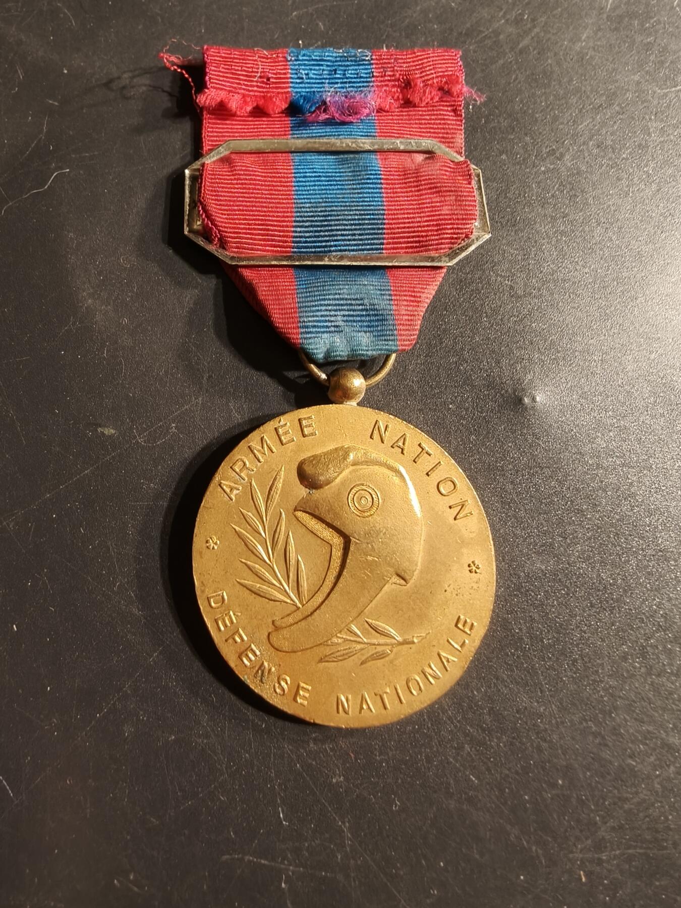 老王徽章第165期 法国金级国防服役奖章    炮兵勋条 