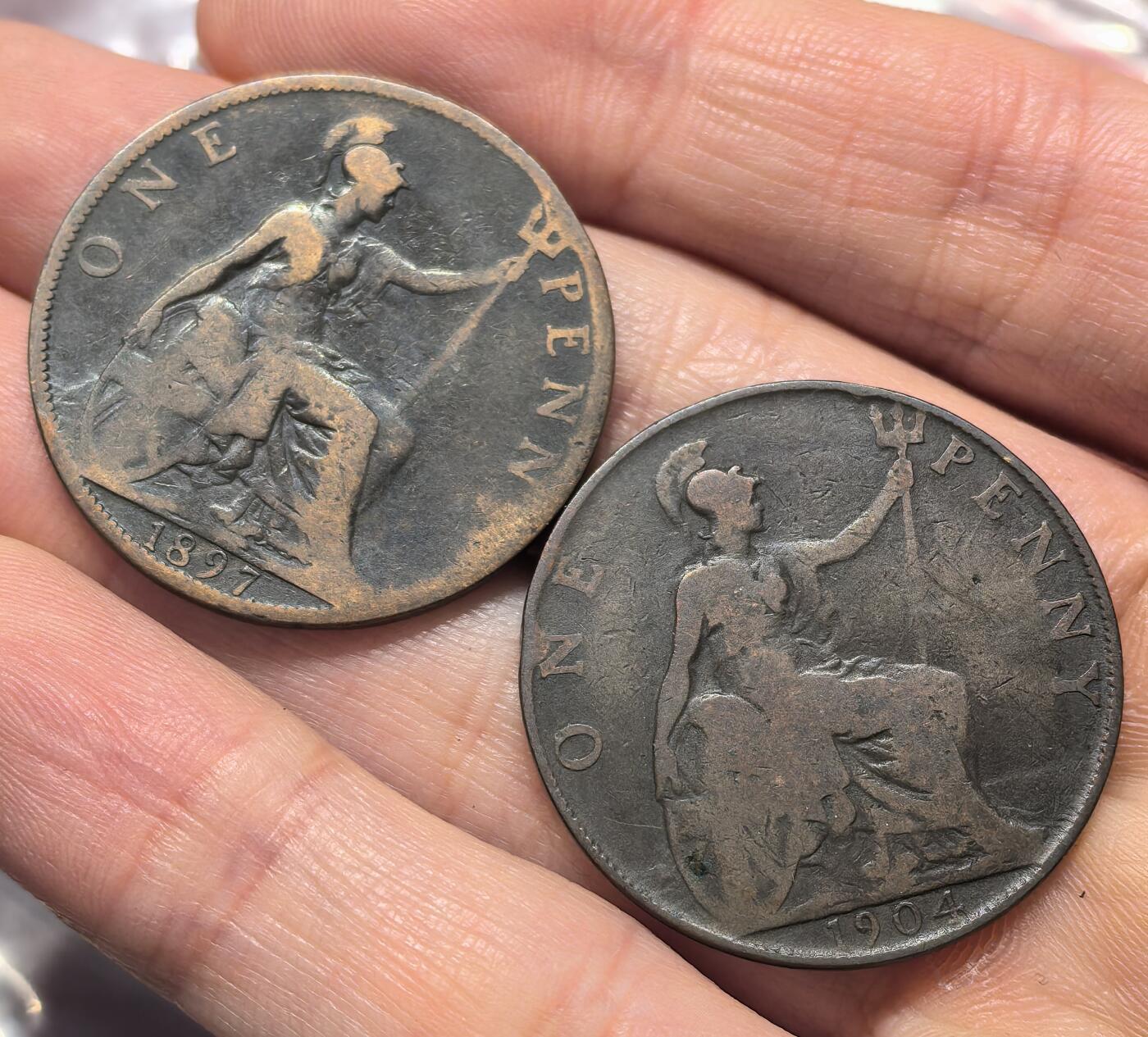 南宋泉阁俄币 外币 国币 专场第十九期 【送拍无额外佣金】 英国 1897/1904年 维多利亚1便士与爱德华七世1便士一对 通货 老包浆