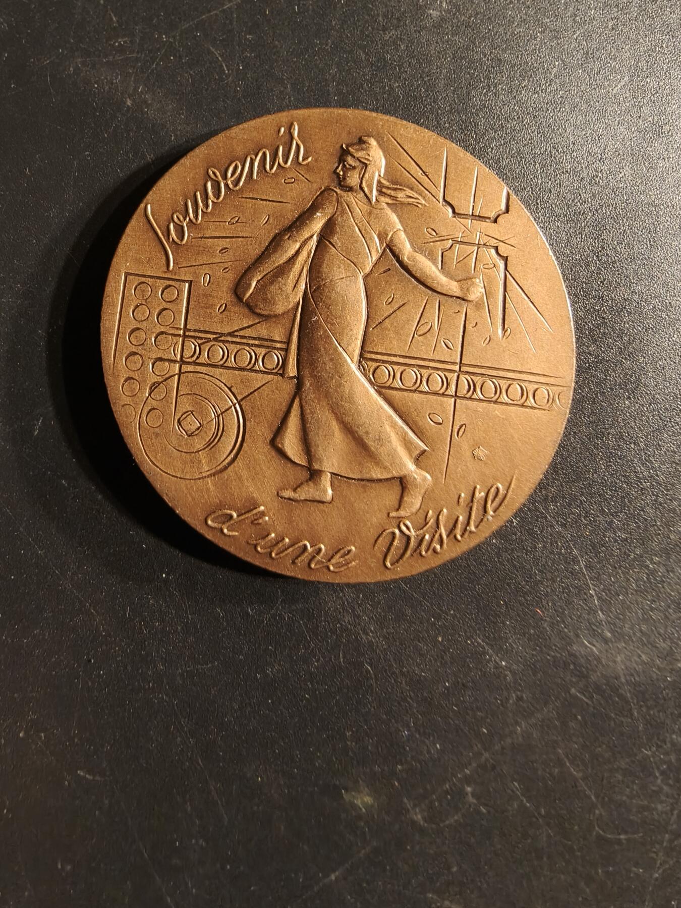 老王徽章第165期 法国巴黎铸币局佩萨克造币厂纪念章     直径46mm.   重量31.2g