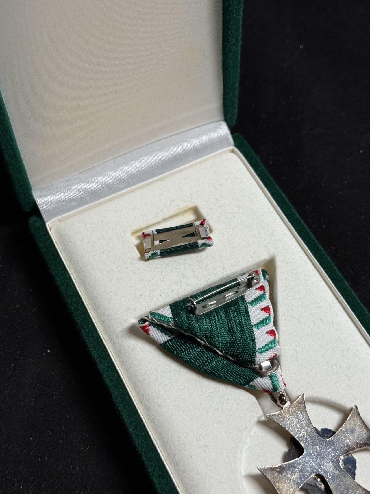 戎马世界章牌大赏第108期 匈牙利二级国防功绩勋章