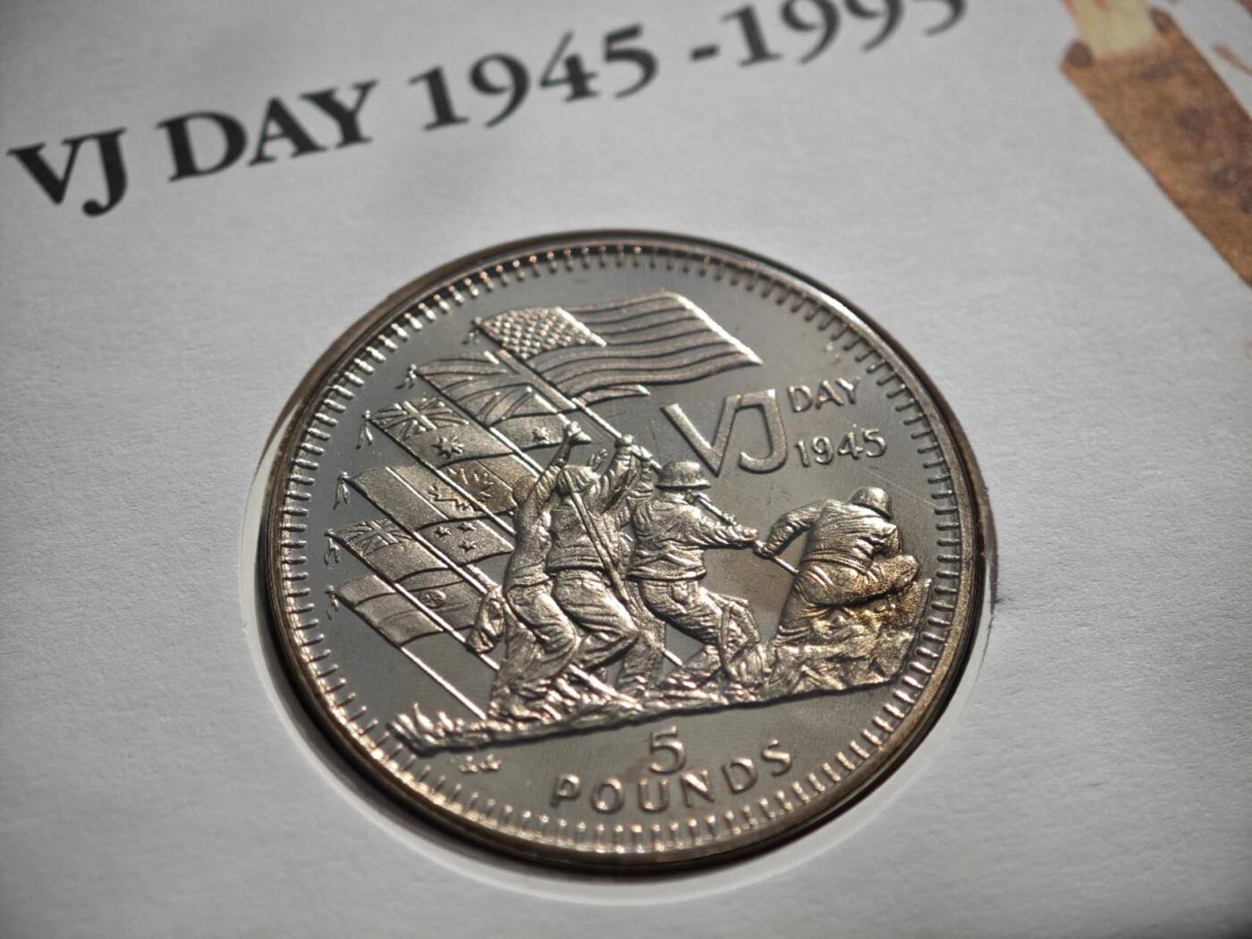 【淘币小摊】限时拍第八百零七拍  克朗币邮币封场  满百包邮可预留两周  周一统一发货  直布罗陀1995年二战胜利50周年5镑纪念币邮币封