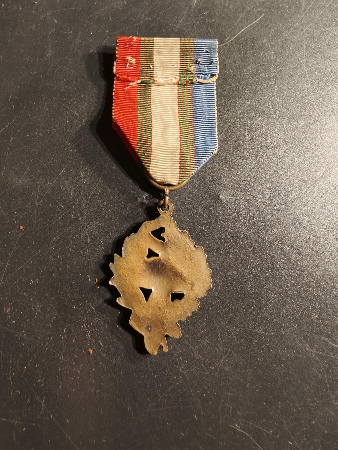 老王徽章第165期  法国一战UNC老兵协会奖章