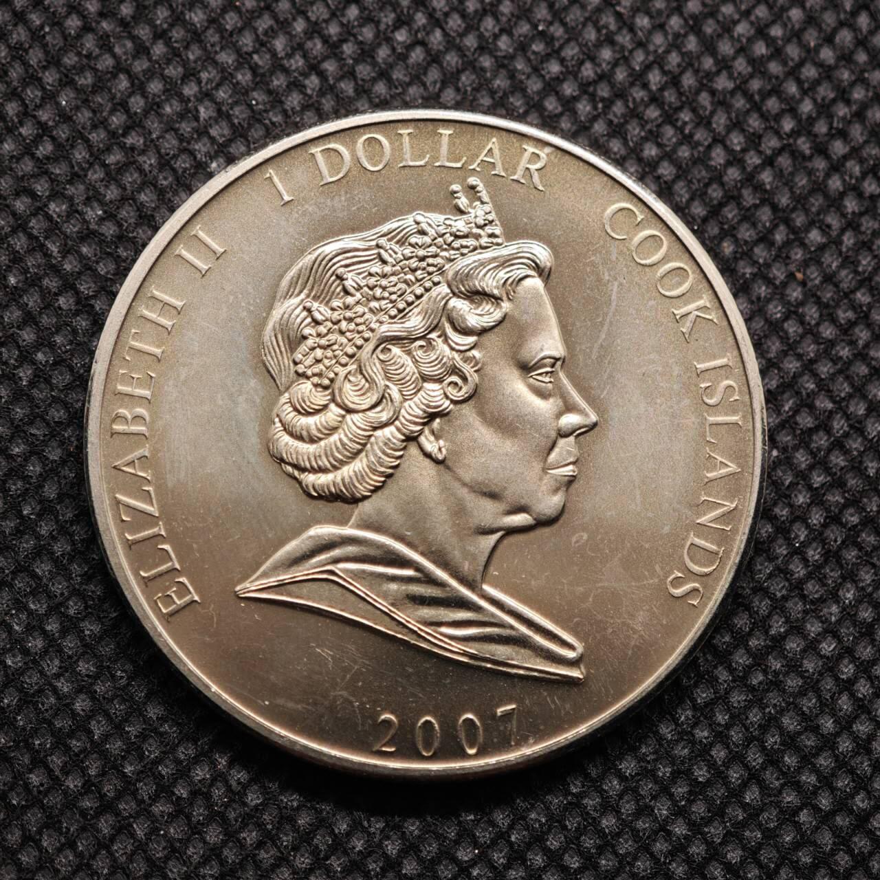 【淘币小摊】限时拍第八百零七拍  克朗币邮币封场  满百包邮可预留两周  周一统一发货    库克群岛2007年女王大婚60周年1元纪念币