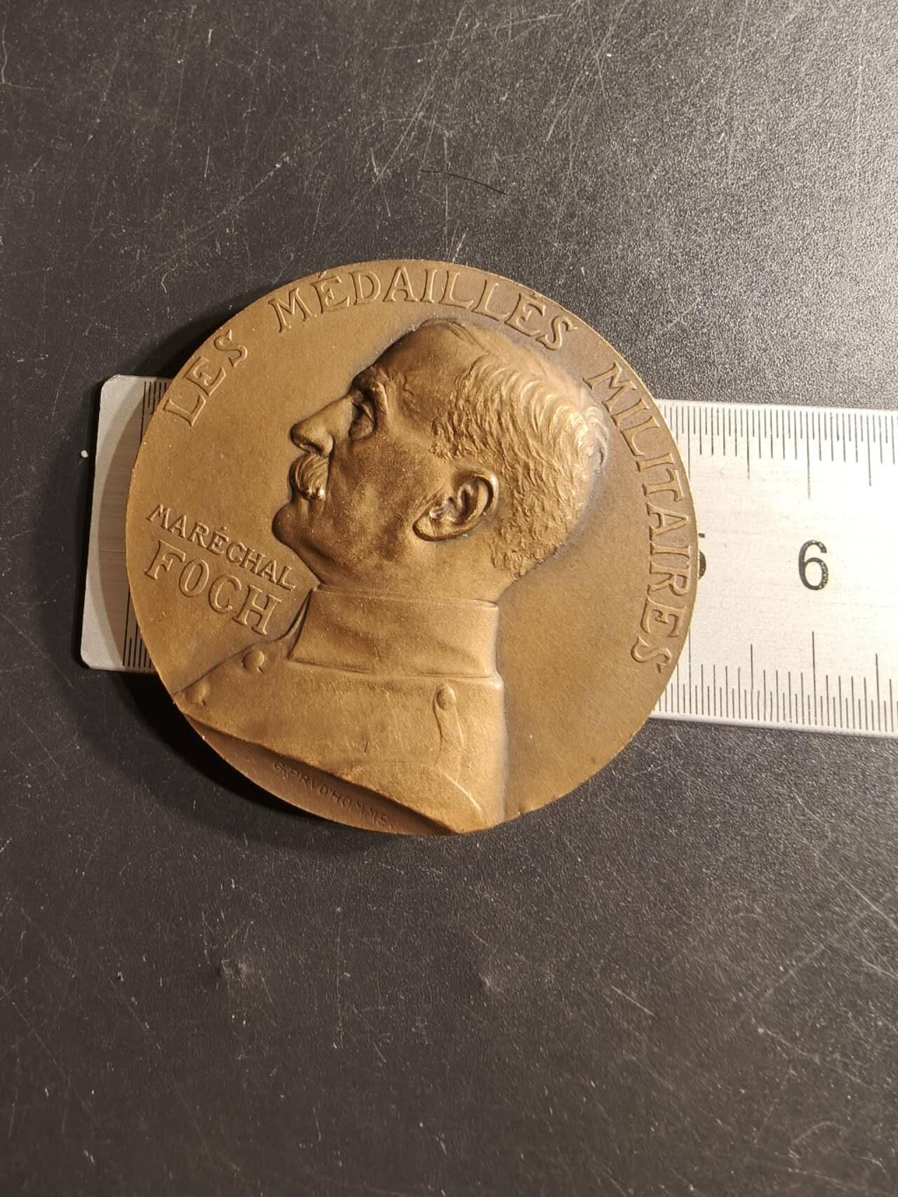 老王徽章第165期 法国福煦元帅大铜章    原盒     大师普鲁多姆名作     直径50mm.    重量57g