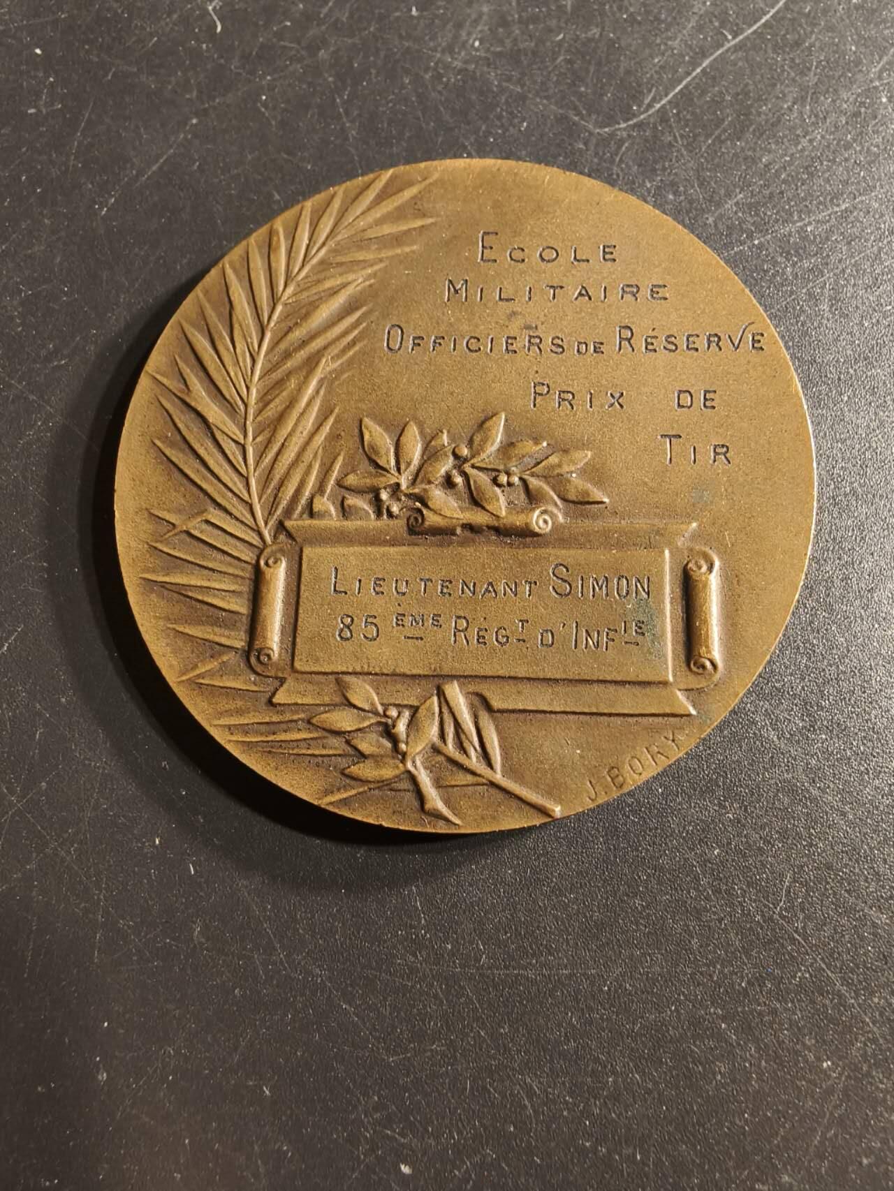 老王徽章第165期 法国陆军军官学校预备役军官射击竞赛大铜章     带盒子     公鸡头玛丽安娜    高浮雕     直径50mm.    重量47.8g