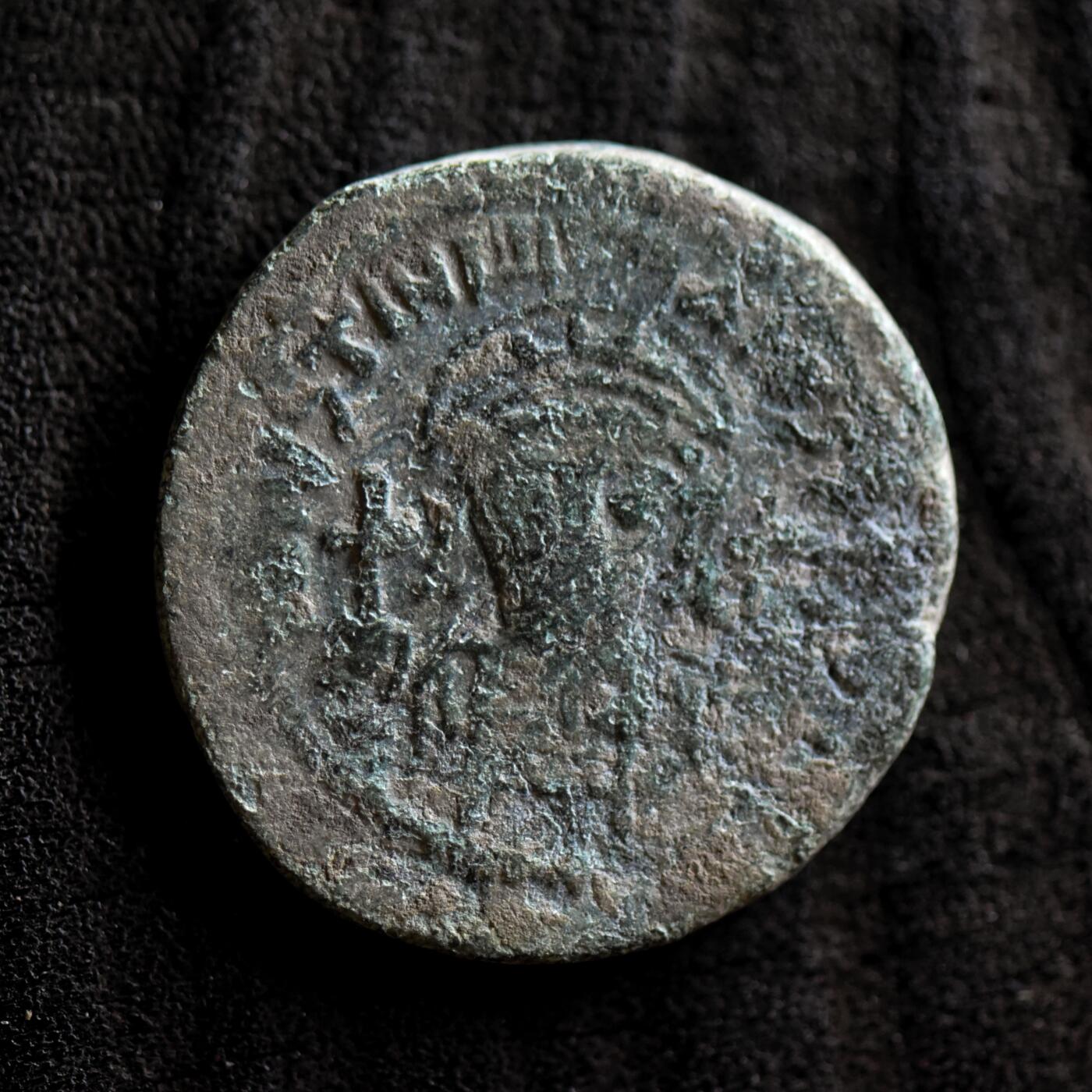 【良泉】第42期【自动场】12月4日晚19.30点开拍！99枚域外古代钱币专场  9.09克，公元545年 【拜占庭】 查士丁尼安一世正面像，在位第18年，20努米，大铜币