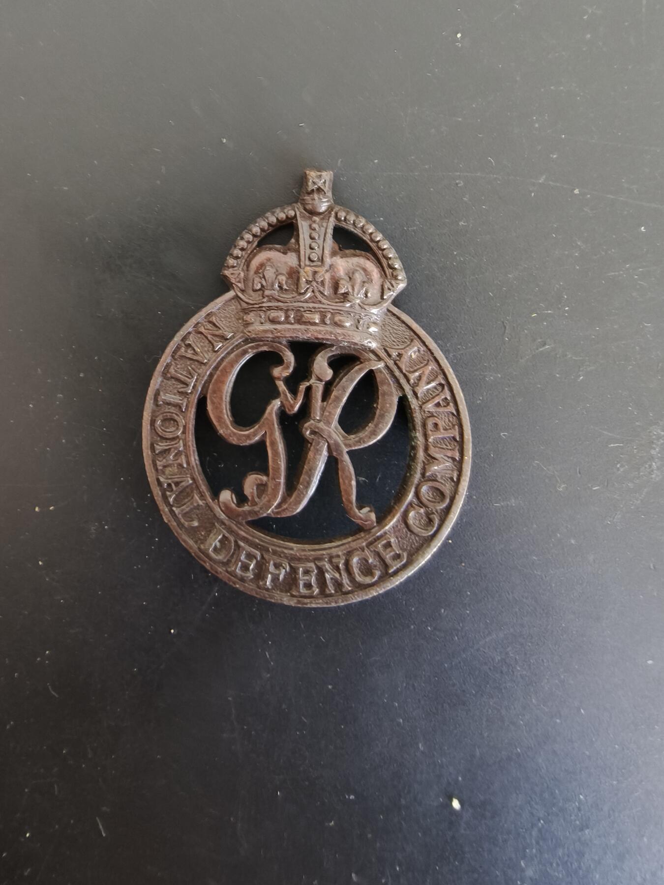 老王徽章第165期 英国国防连帽徽     二战时期    背杆损坏