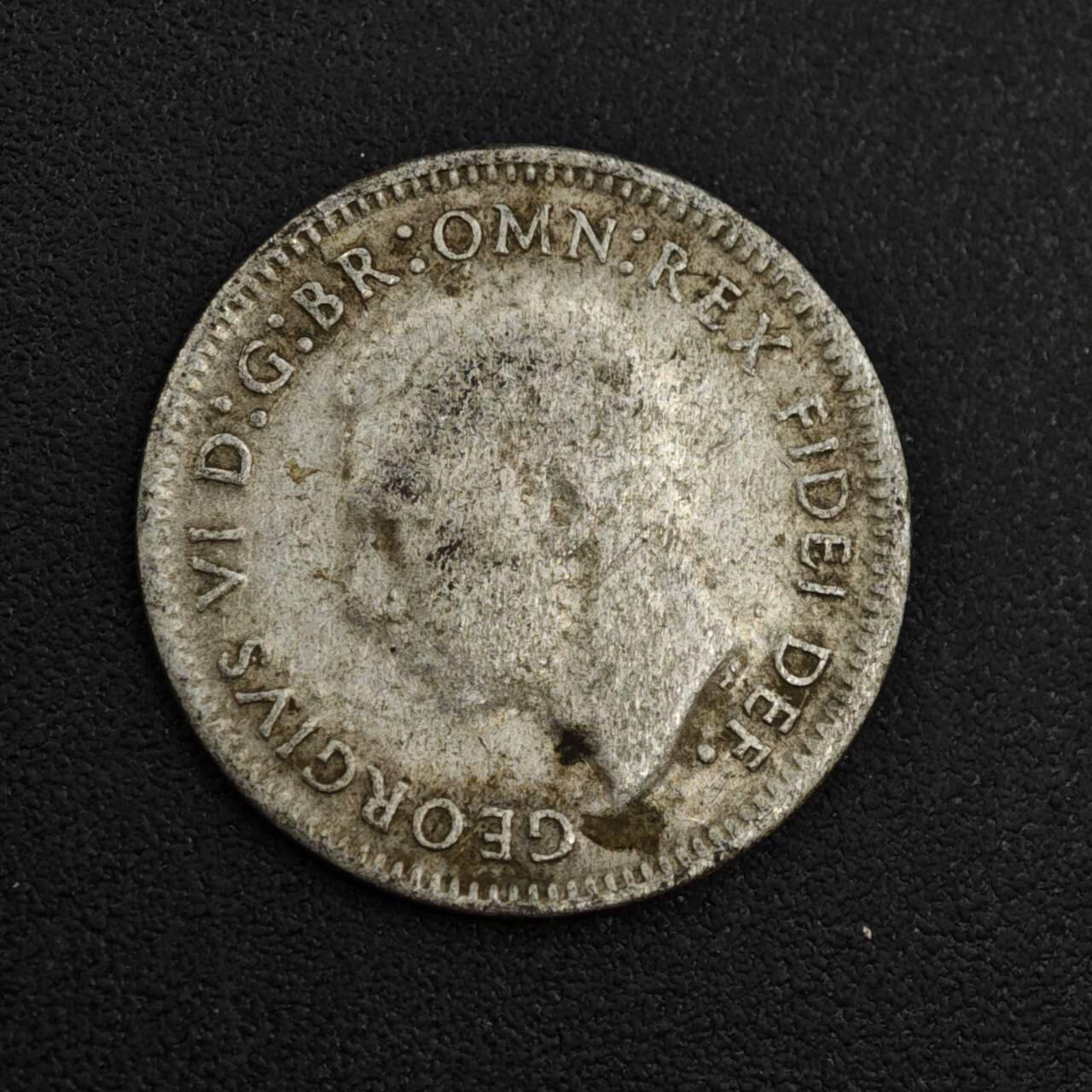 【淘币小摊】实时拍第八百零四拍   散币银币场   满百包邮可预留二周 每周一统一发货   澳大利亚1949年乔治六世3便士银币