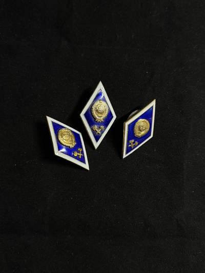 戎马世界章牌大赏第108期 - 苏联铝制校徽一组