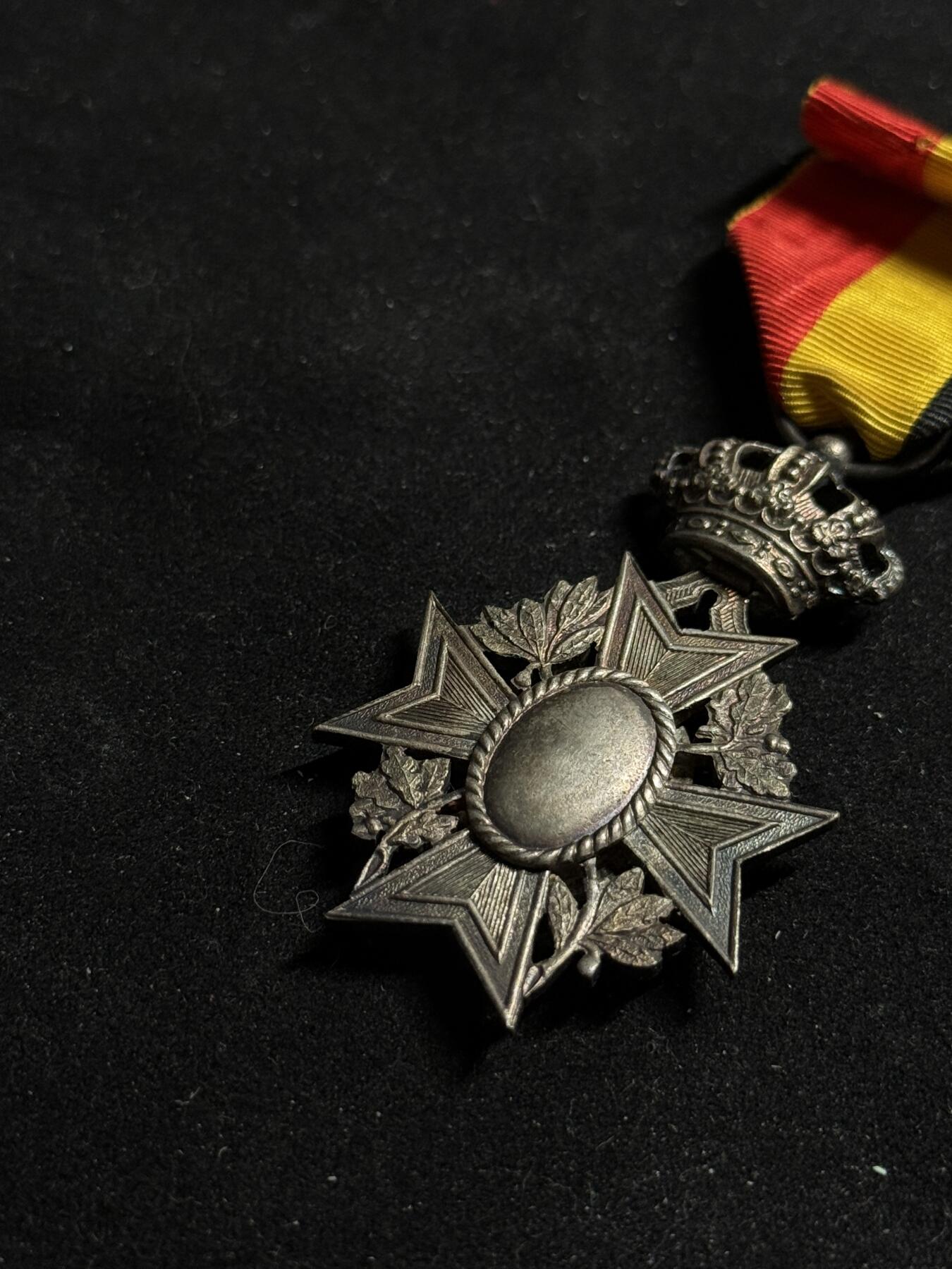 戎马世界章牌大赏第108期 比利时银级劳工勋章