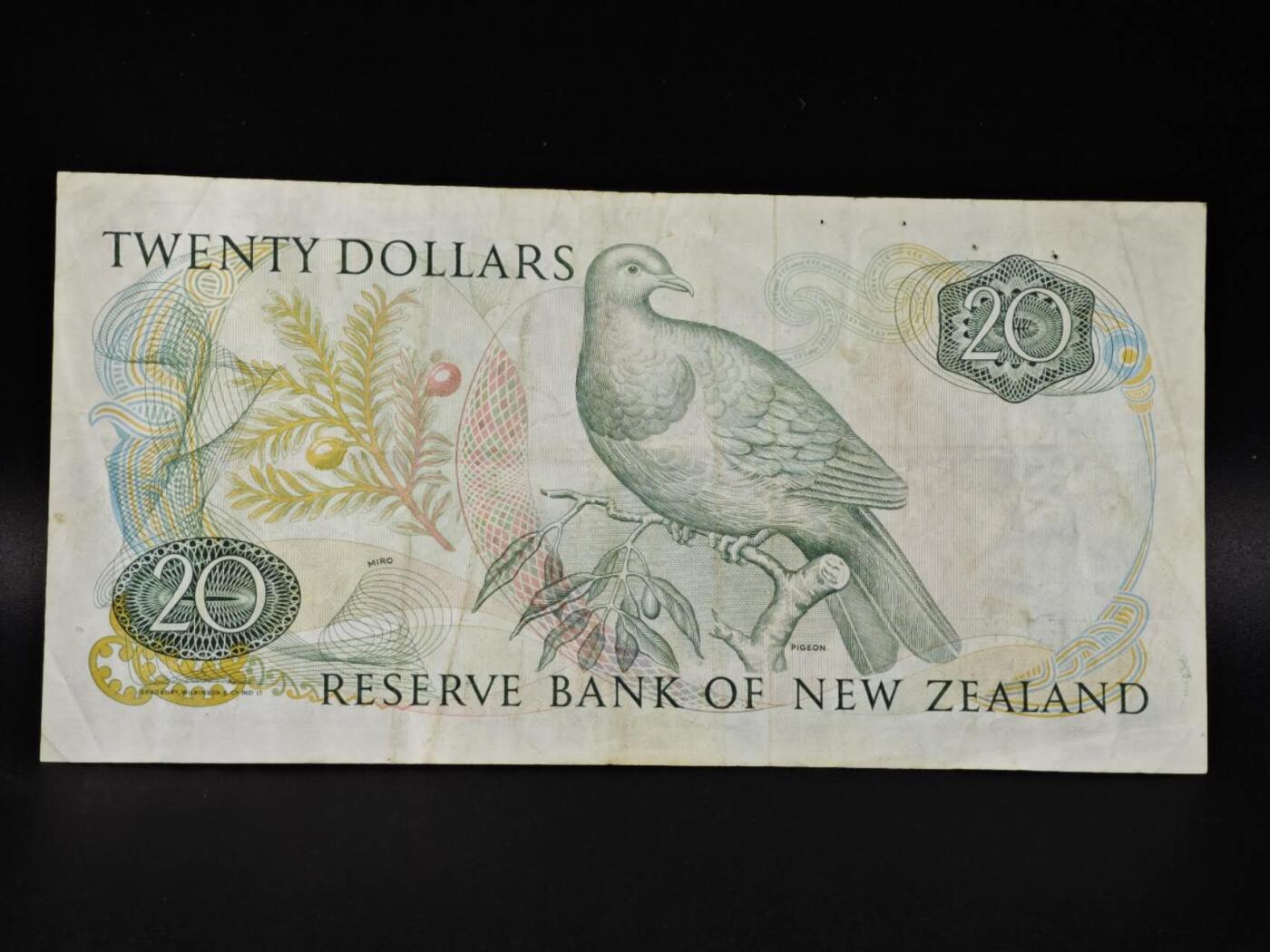 【淘币小摊】限时拍第八百零五拍  纸币场  满百包邮可预留两周  周一统一发货  新西兰20元纸币【有折】