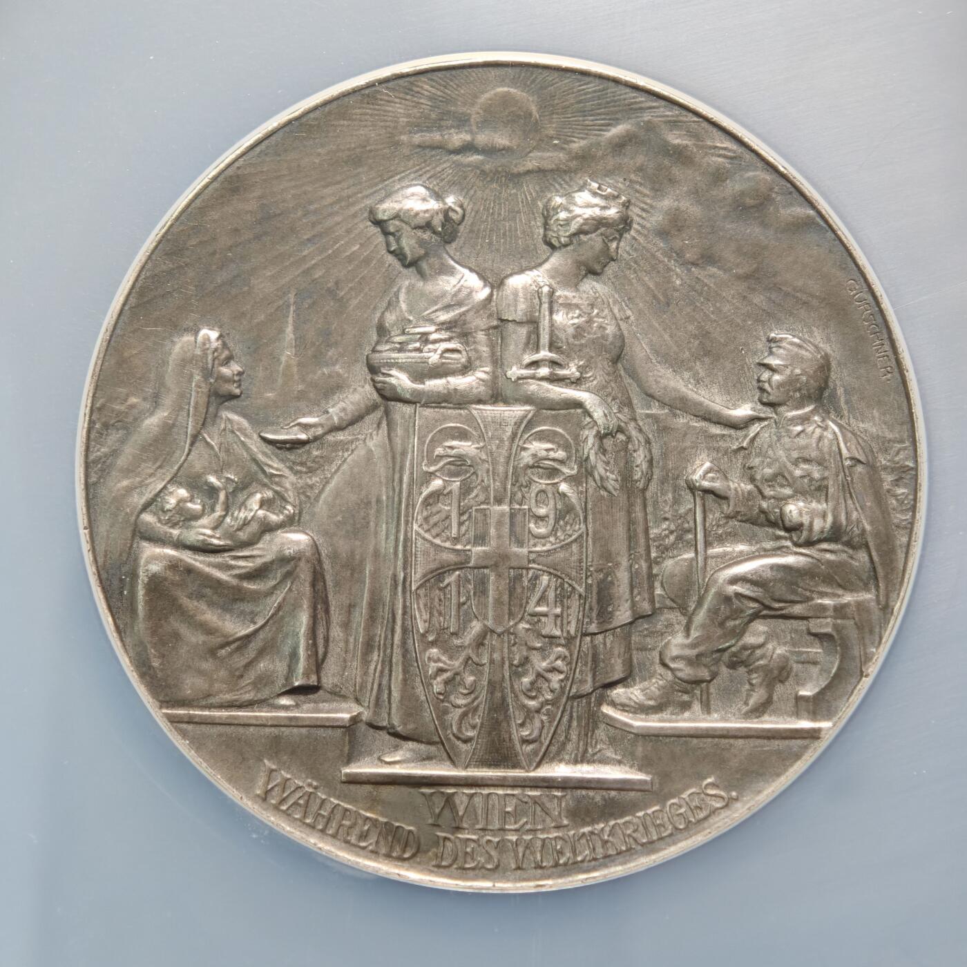 【德藏】世界币章拍卖第154期（拍品征集中~欢迎藏友联系） 1915年 奥地利维也纳士兵伤员关怀纪念大银章 55mm NGC MS62大盒装 稀少品种 设计精美饱满 