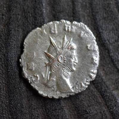 【良泉】第42期【自动场】12月4日晚19.30点开拍！99枚域外古代钱币专场  - 【藏家出品A】3.55克，公元260-268年，古罗马帝国，加里恩努斯皇帝，背面为罕见的丰饶女神倾倒丰饶角图案，铭文“丰饶 奥古斯都”（ABVNDANTIA AVG）安敦尼洗银币