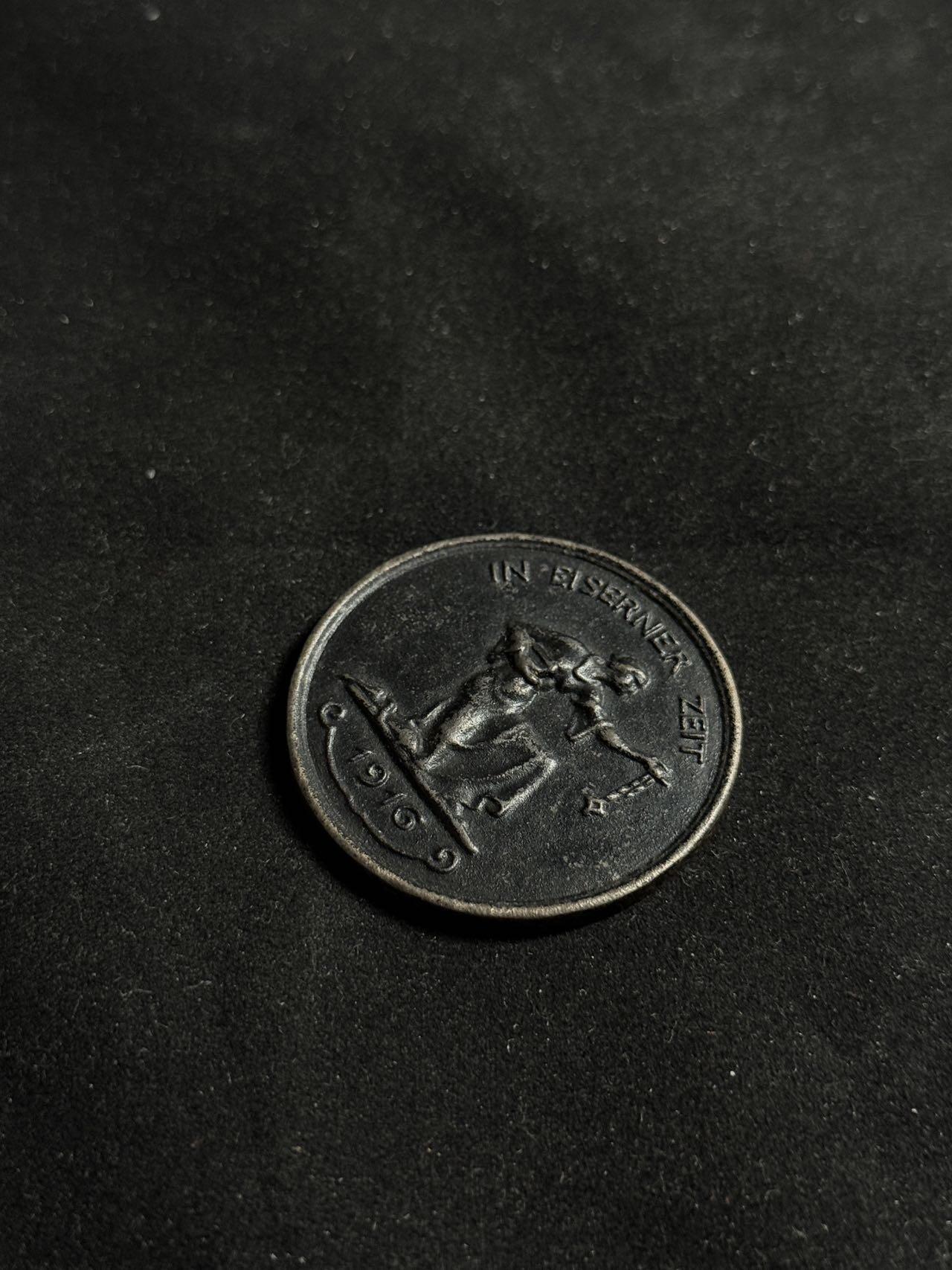 戎马世界章牌大赏第108期 德国一战以金换铁纪念章