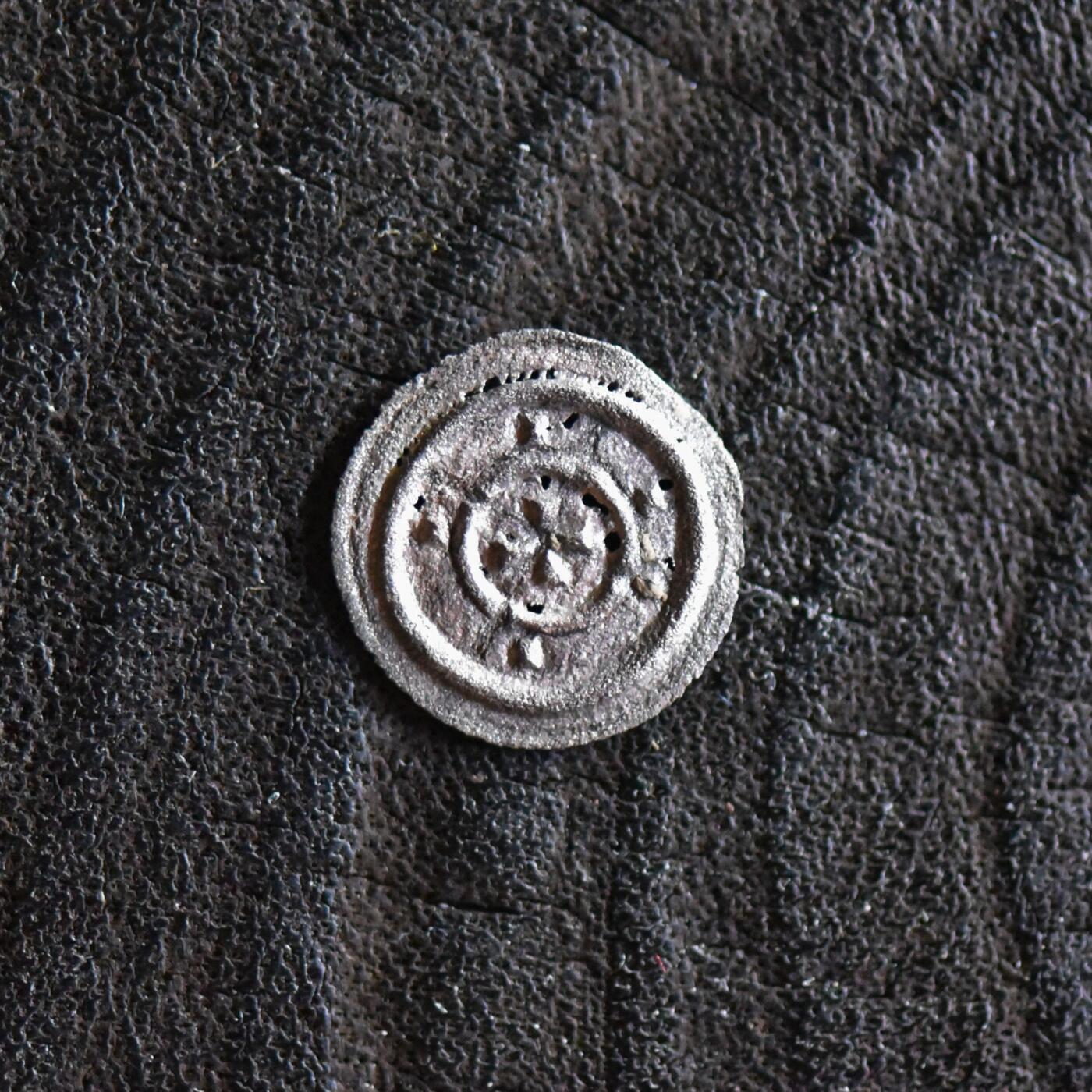 【良泉】第42期【自动场】12月4日晚19.30点开拍！99枚域外古代钱币专场  公元1131-1141年【中世纪】匈牙利，阿尔帕德王朝国王——贝拉二世 第纳尔【微型】银币，0.18克