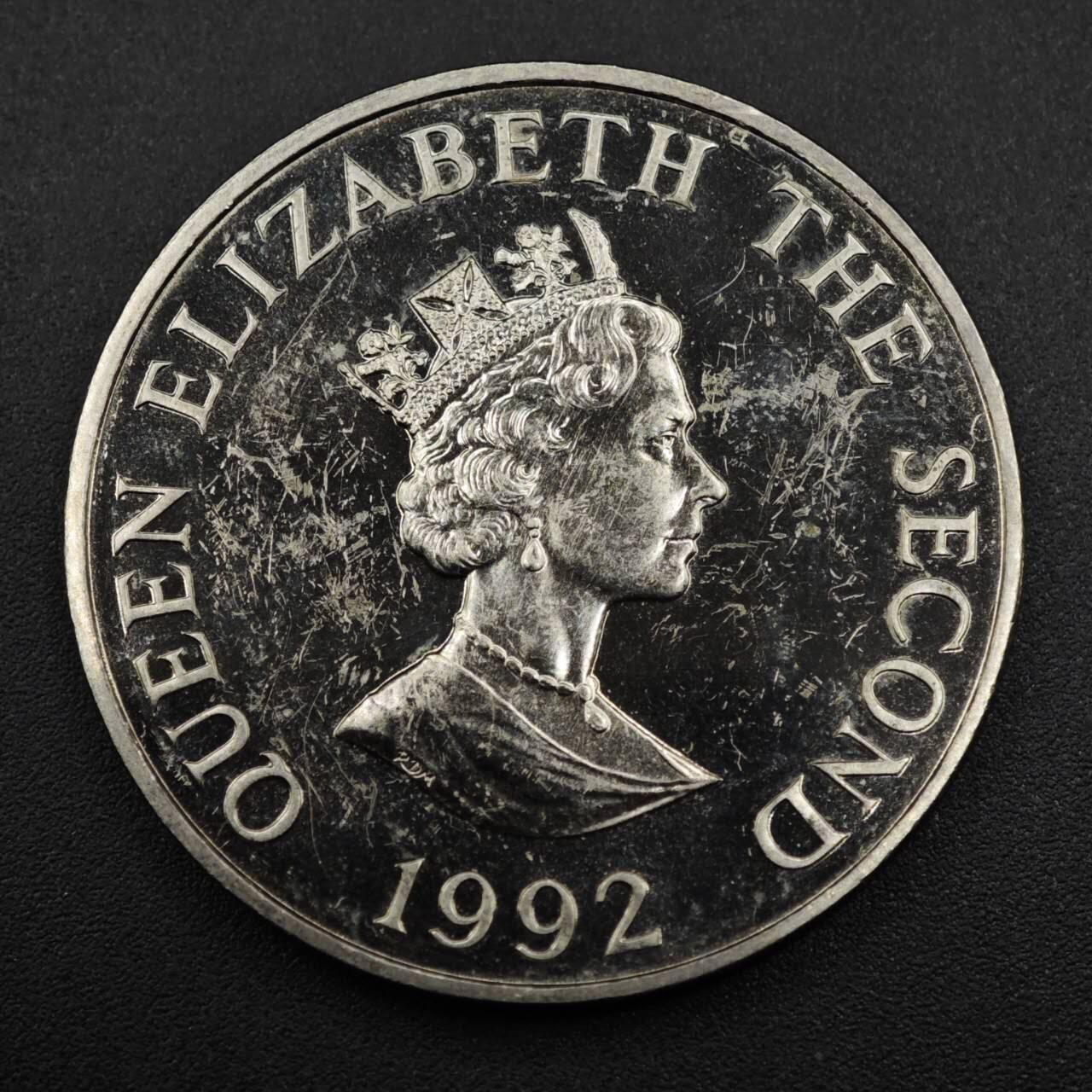 【淘币小摊】限时拍第八百零七拍  克朗币邮币封场  满百包邮可预留两周  周一统一发货   奥尔夫尼1992年女王登基40周年2镑纪念币