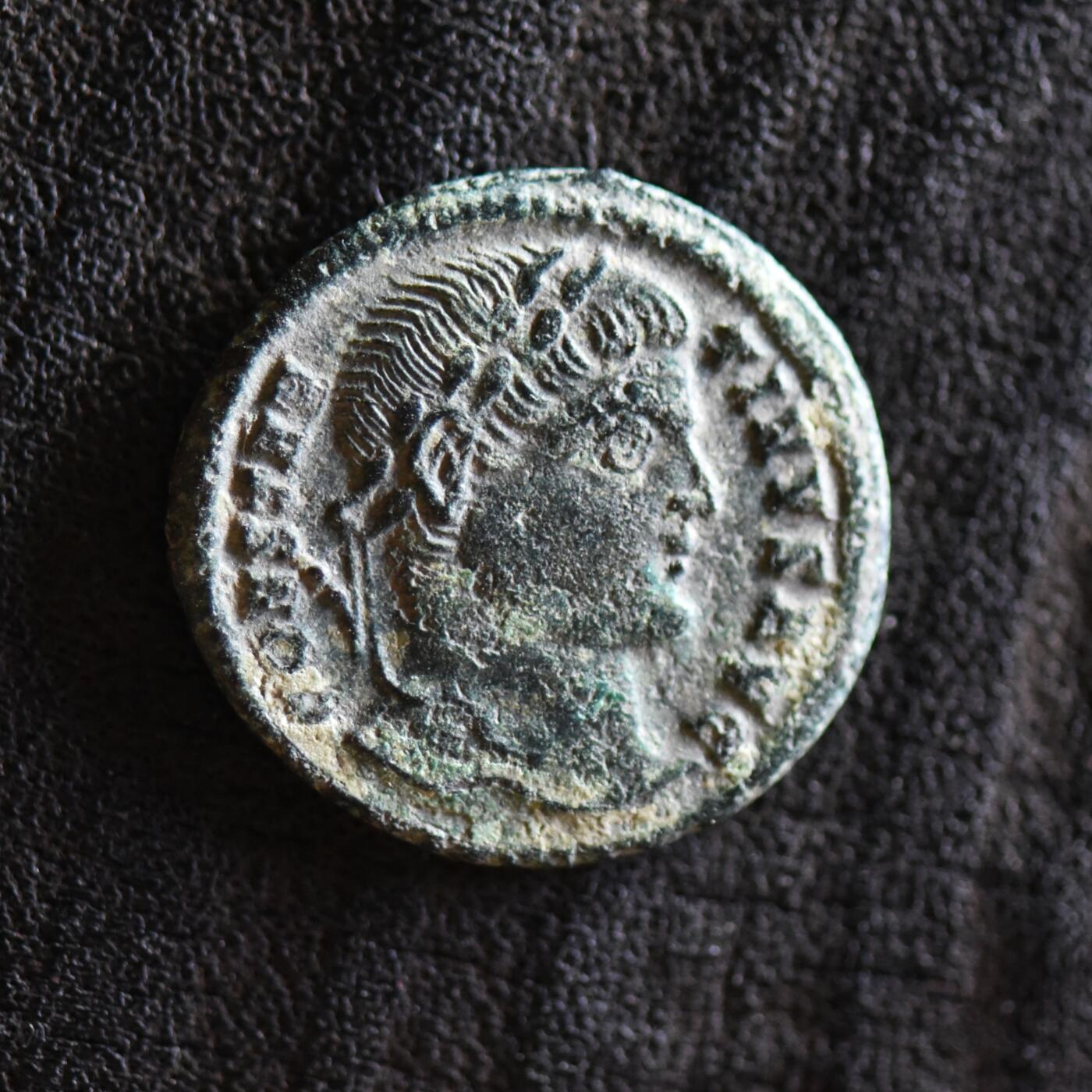 【良泉】第42期【自动场】12月4日晚19.30点开拍！99枚域外古代钱币专场  【极美品】公元324-326年【古罗马】君士坦丁大帝“军塔营门”铜币，2.5克