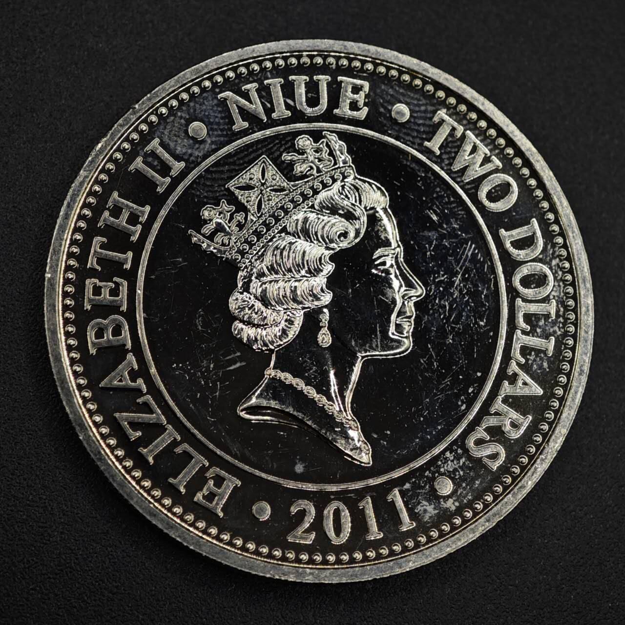 【淘币小摊】限时拍第八百零七拍  克朗币邮币封场  满百包邮可预留两周  周一统一发货   纽埃2011年女王大婚钻禧2元纪念币