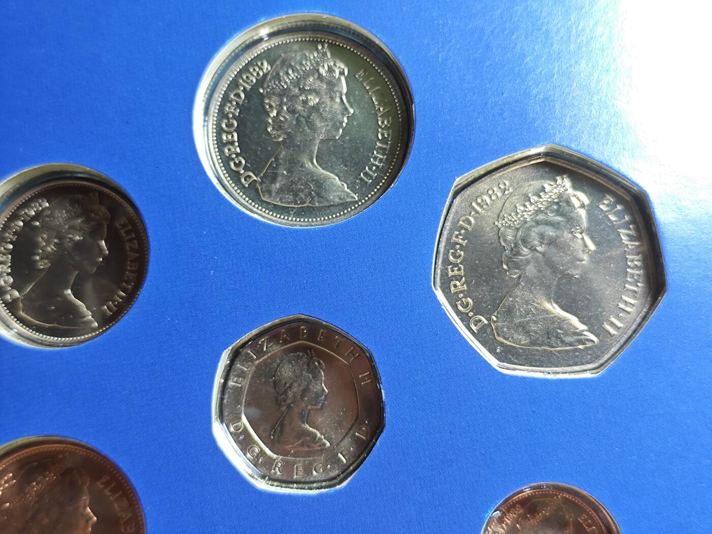 KK钱币收藏小铺 （套币 好品/批量散币 银币）专场  2月预留时间 周末发货   1982英国大小面值清年一套