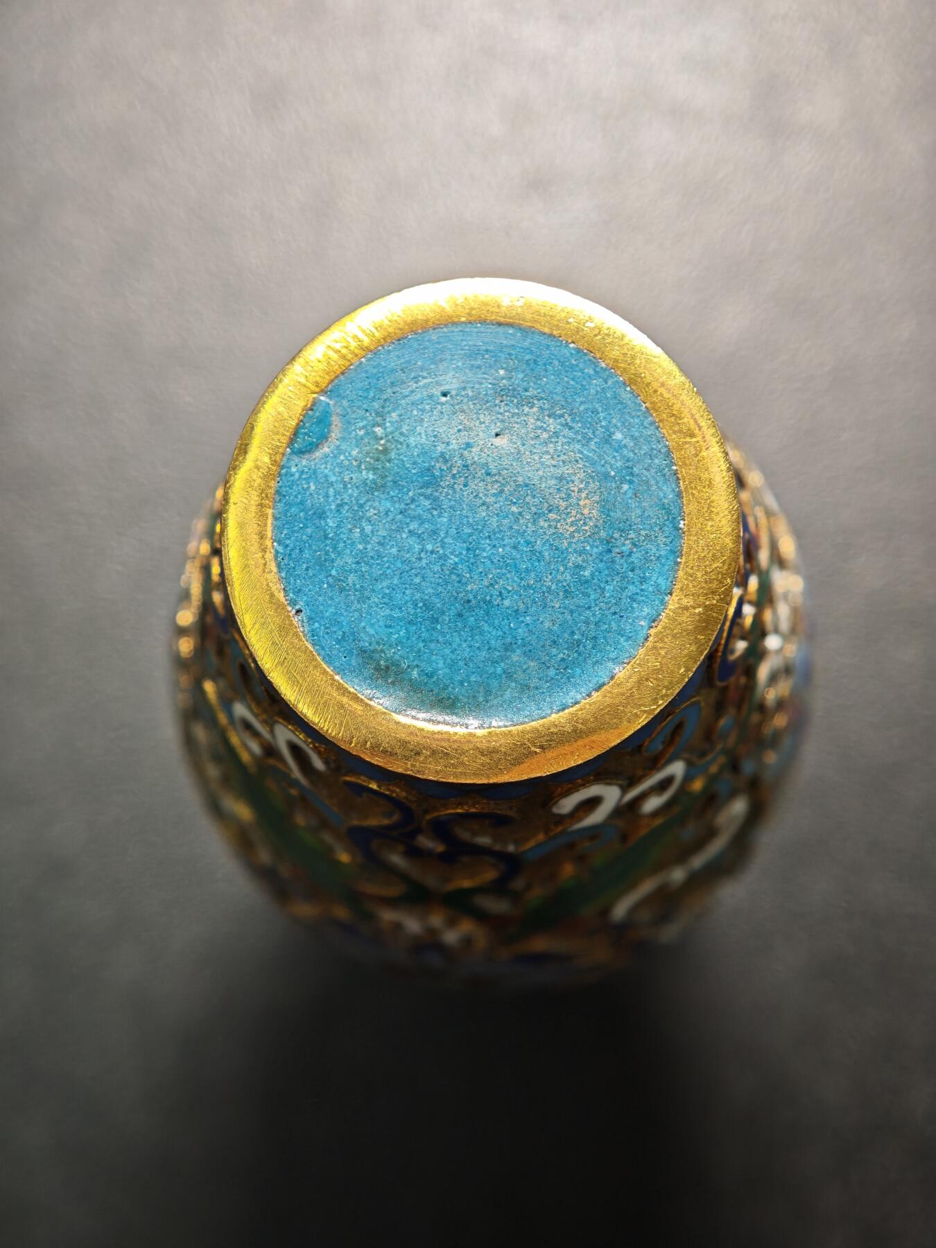 【德藏】世界币章拍卖第154期（拍品征集中~欢迎藏友联系） 回流鎏金珐琅五彩瓶 颜色艳丽 工艺精湛 瓶身直径约：47.3mm；高约：105.3mm，重约：100g