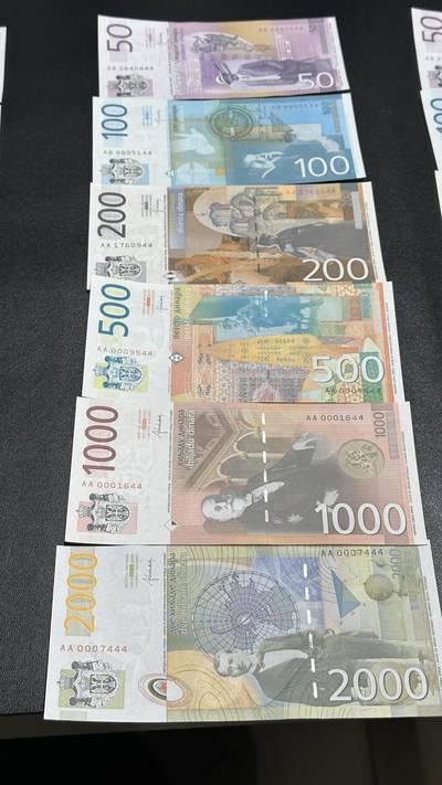 《外钞收藏家》第五百八十七期（精选场）（本平台长期征集拍品、欢迎藏友们联系合作） - 2014年塞尔维亚50-2000第纳尔 六张一起 全新UNC 尾两同44 有4张是千位号 AA冠