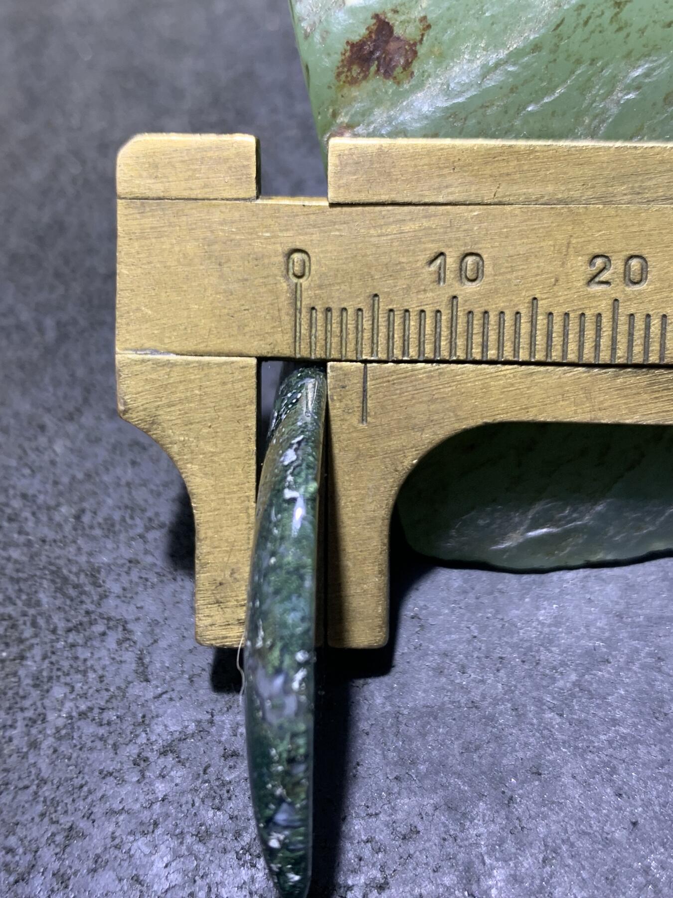 冰透高润度水草玛瑙通货吊坠一个，