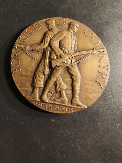 老王徽章第165期 - 美国一战老兵协会大铜章     直径75mm.    重量178g