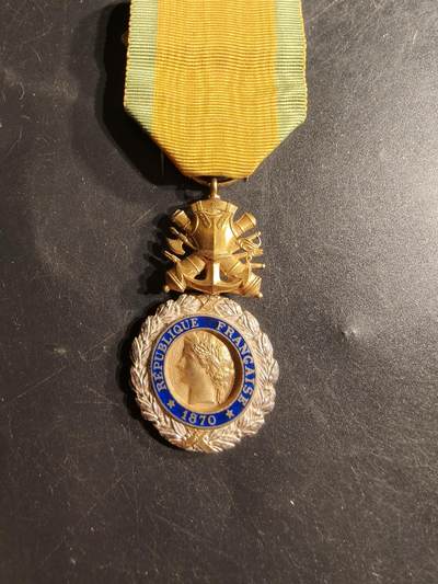 老王徽章第165期 - 法国军事奖章    三共时期    950银镀金珐琅     20g