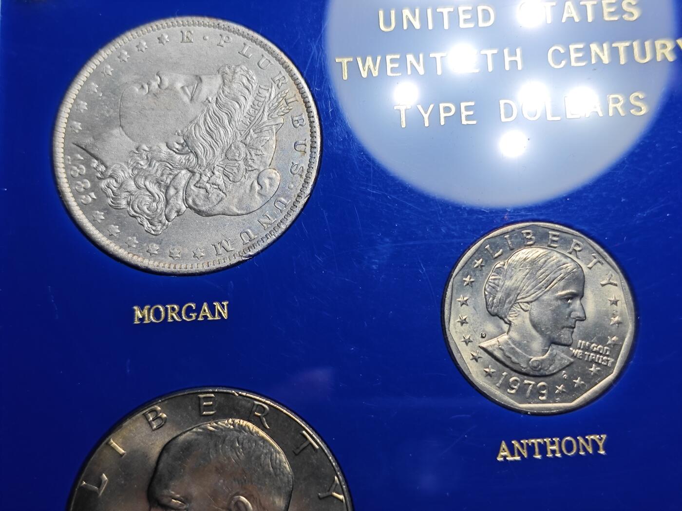 KK钱币收藏小铺 （套币 好品/批量散币 银币）专场  2月预留时间 周末发货  美国1元5枚套卡册 含和平鸽一元，摩根一元银币！