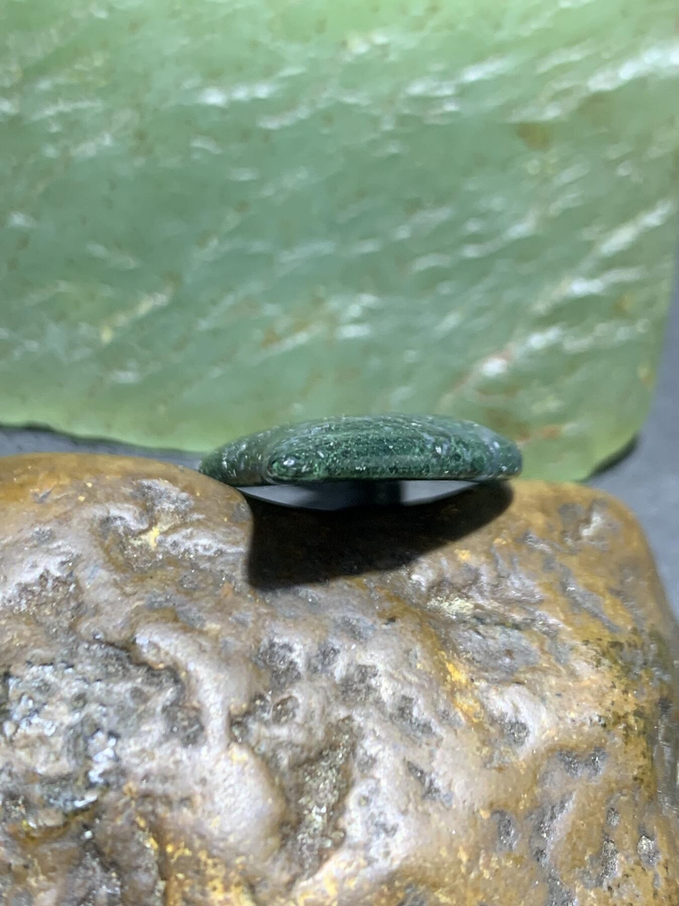 冰透高润度水草玛瑙通货吊坠一个，