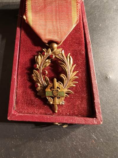 老王徽章第165期 - 比利时一战莱茵兰占领军棕榈叶勋章    原盒    很少见的占领军版本棕榈叶