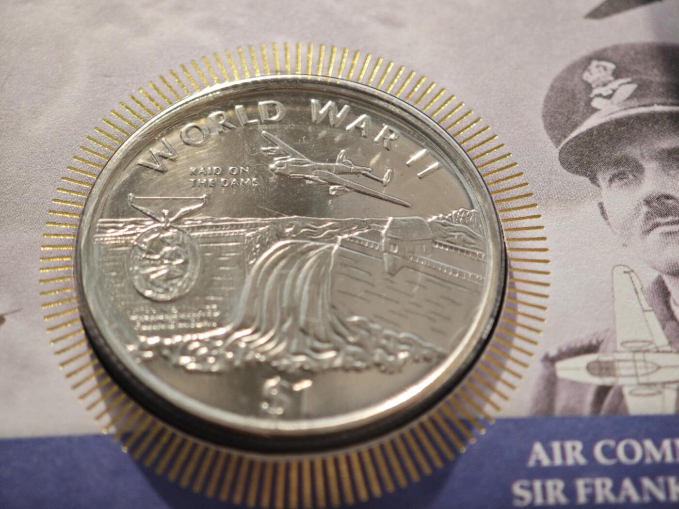 【淘币小摊】限时拍第八百零七拍  克朗币邮币封场  满百包邮可预留两周  周一统一发货   利比里亚1997年二战1元纪念币邮币封