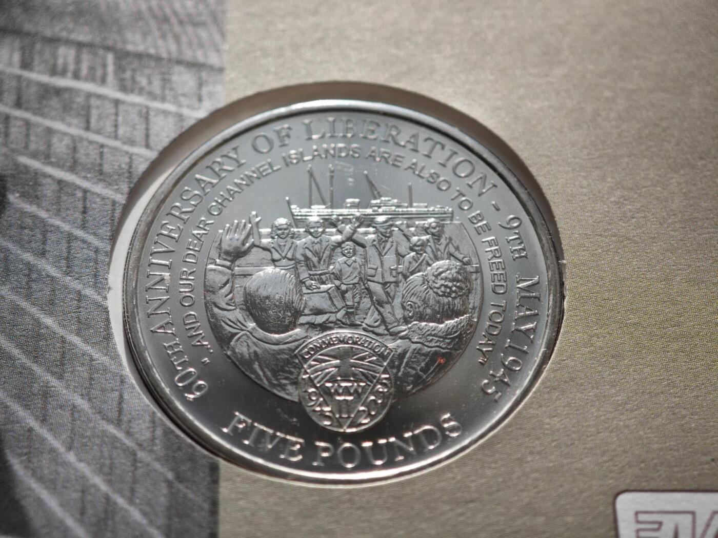 【淘币小摊】限时拍第八百零七拍  克朗币邮币封场  满百包邮可预留两周  周一统一发货  泽西岛2005年二战胜利60周年5镑纪念币邮币封