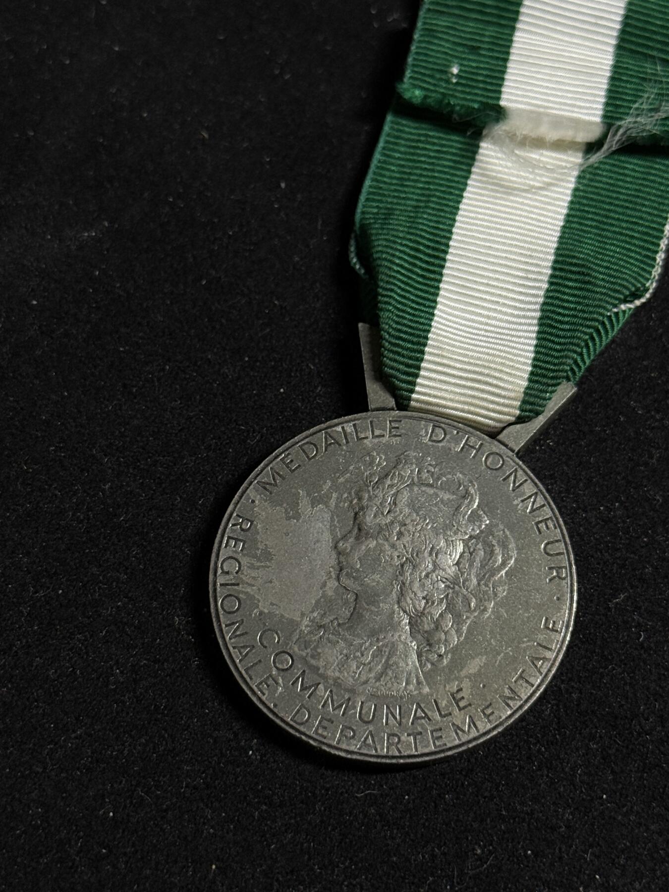 戎马世界章牌大赏第108期 法国地方银级嘉奖