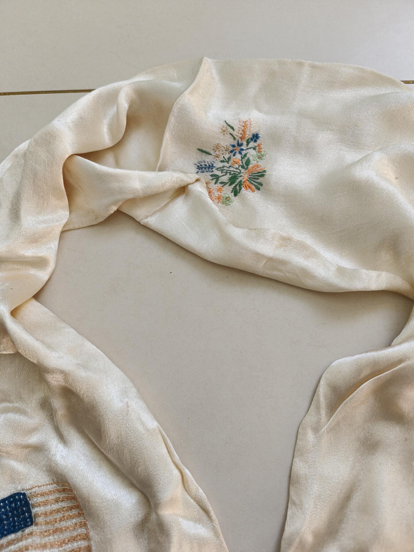 老王徽章第165期 美国二战陆军航空兵中缅印战区    飞行员私人定制围巾     真丝刺绣     长度120cm