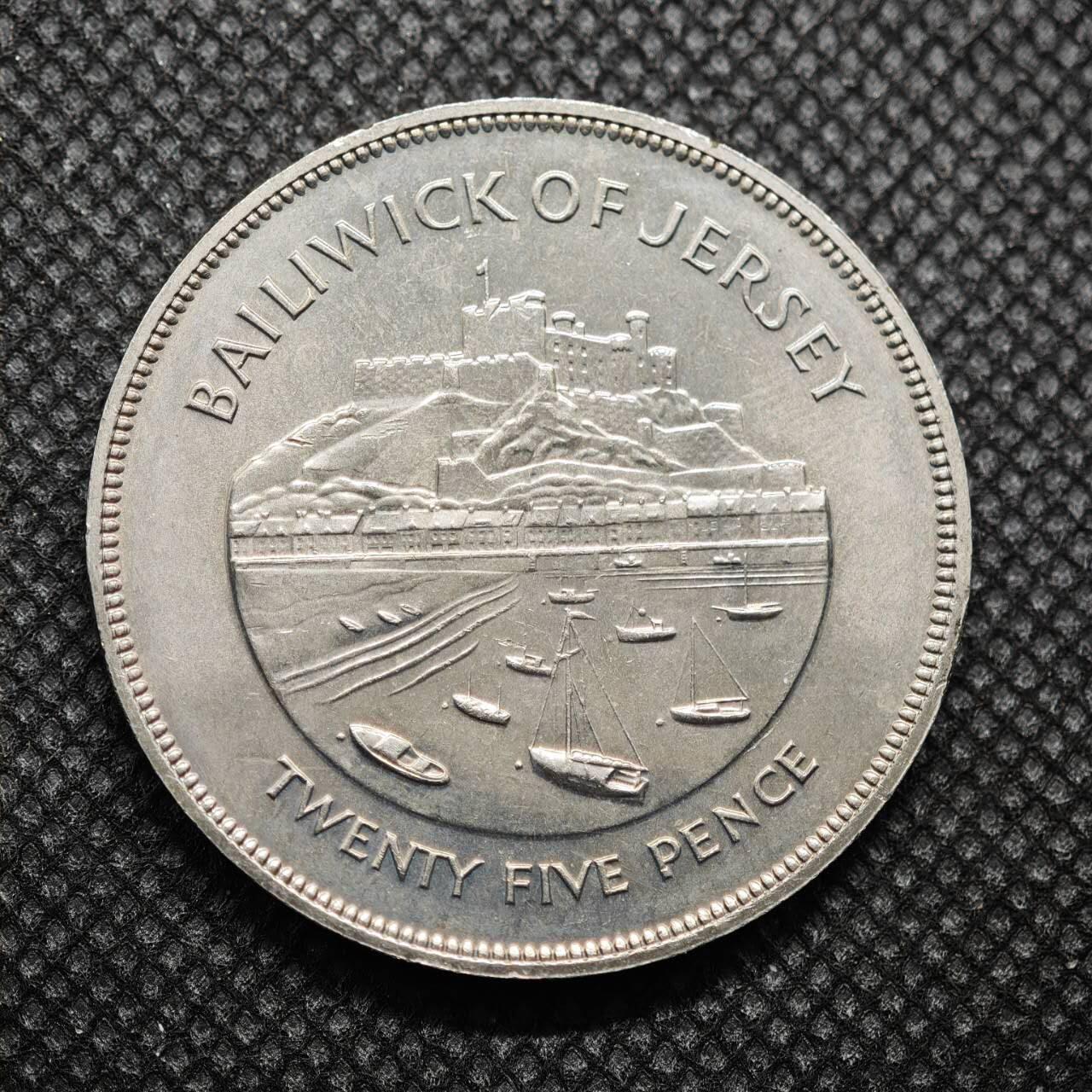 【淘币小摊】限时拍第八百零七拍  克朗币邮币封场  满百包邮可预留两周  周一统一发货    直泽西岛1977年女王登基银禧25便士纪念币