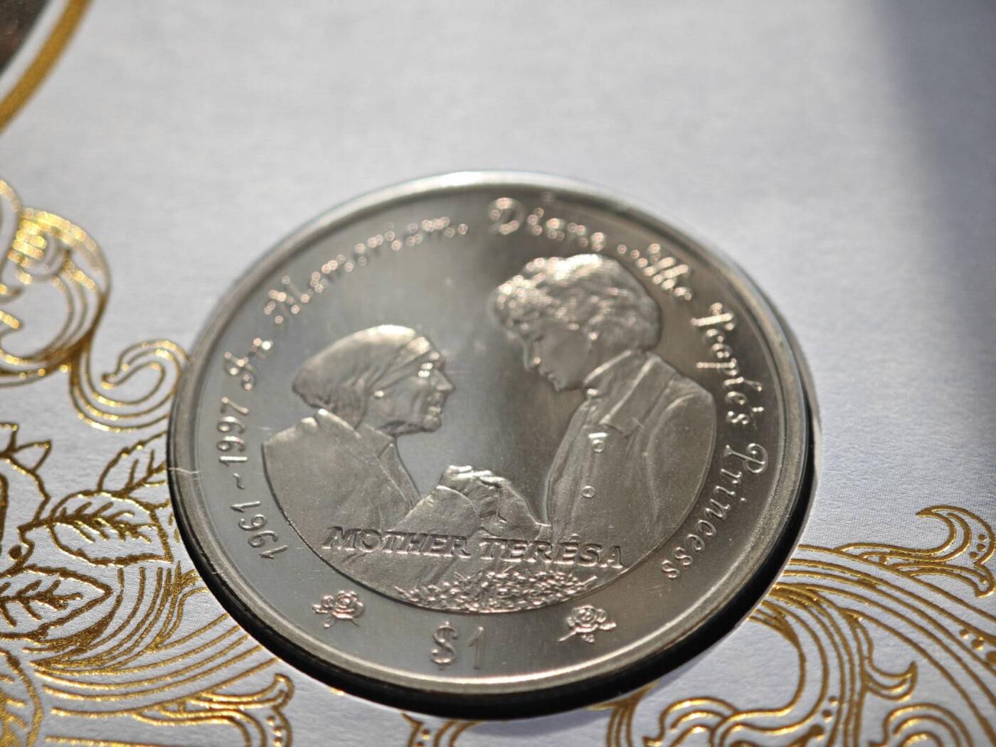 【淘币小摊】限时拍第八百零七拍  克朗币邮币封场  满百包邮可预留两周  周一统一发货   利比里亚1997年戴安娜王妃1元纪念币邮币封