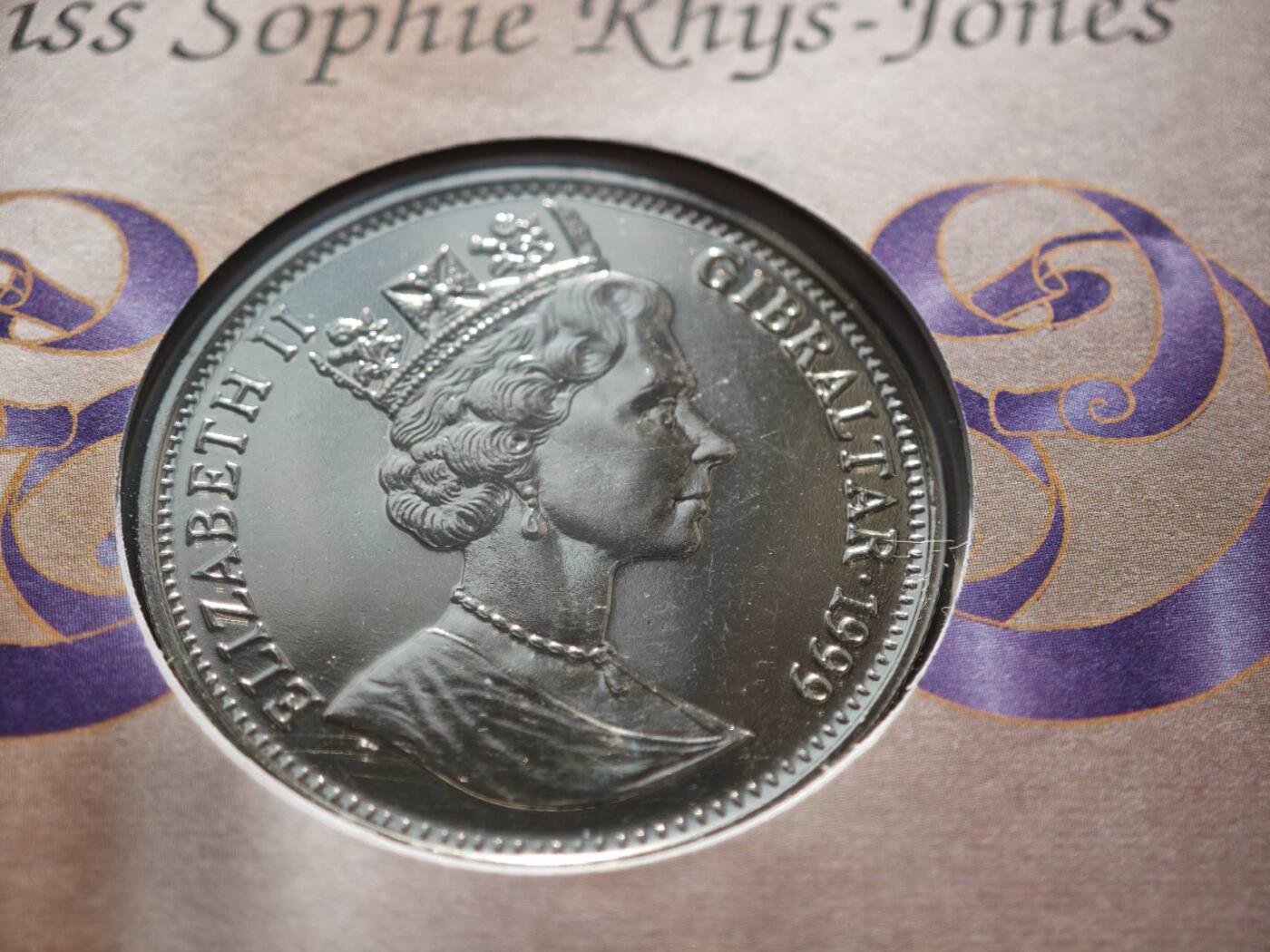 【淘币小摊】限时拍第八百零七拍  克朗币邮币封场  满百包邮可预留两周  周一统一发货  直布罗陀1999年戴安娜王妃克朗纪念币邮币封