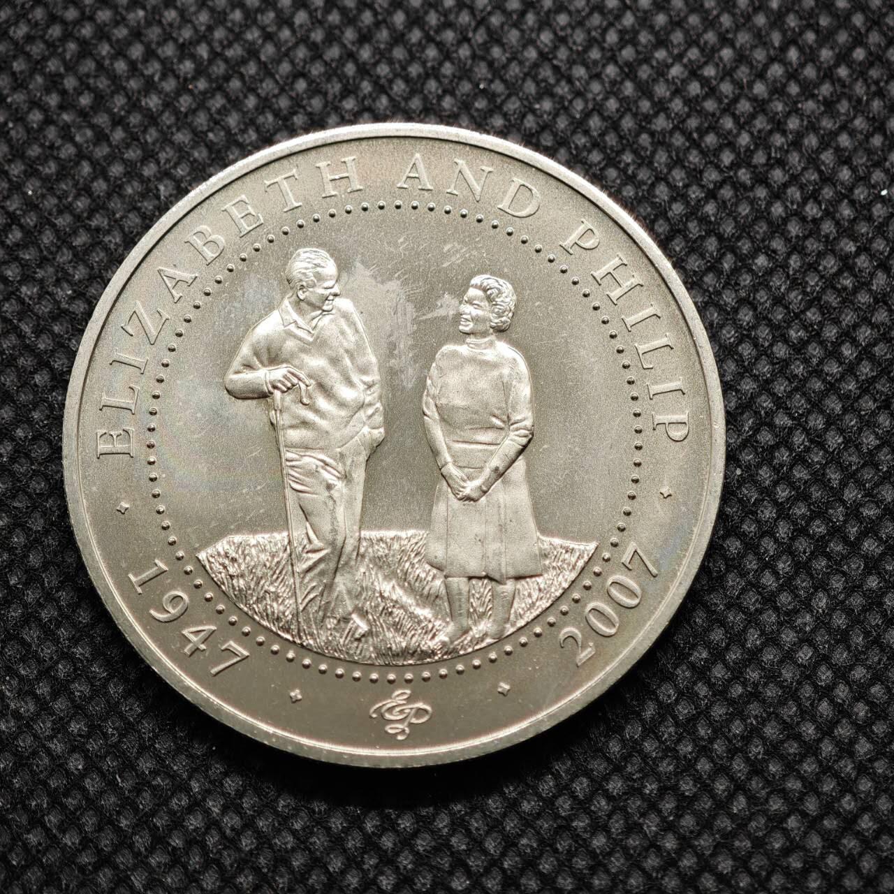 【淘币小摊】限时拍第八百零七拍  克朗币邮币封场  满百包邮可预留两周  周一统一发货    库克群岛2007年女王大婚60周年1元纪念币