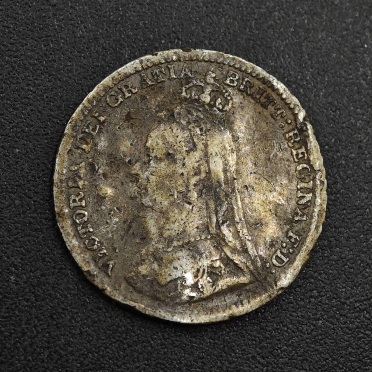 【淘币小摊】实时拍第八百零四拍   散币银币场   满百包邮可预留二周 每周一统一发货   英国1891年维多利亚3便士银币