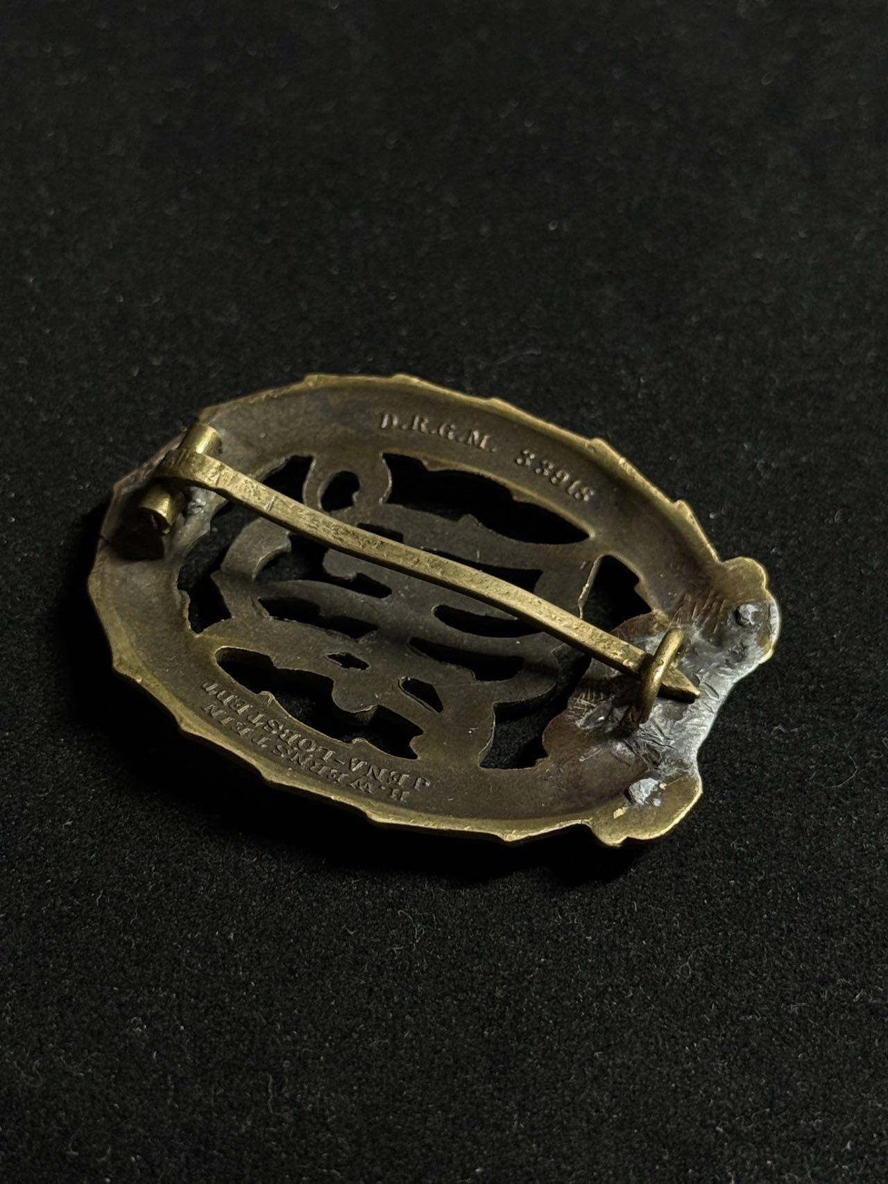 戎马世界章牌大赏第108期 德国一战铜级技能章，别针卡扣有修