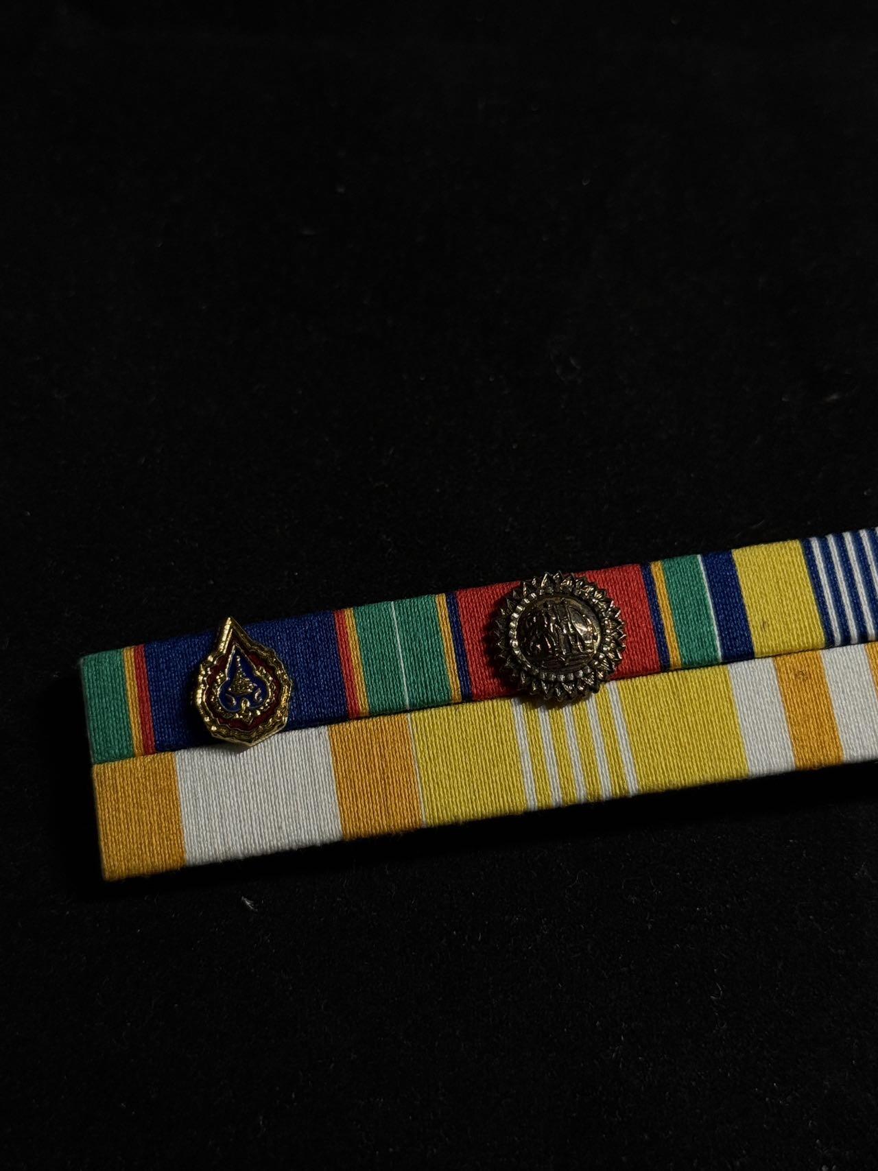 戎马世界章牌大赏第108期 泰国将官勋略，少见洋装店订制版，背面有商标 包括一等王冠，二等白象与国王生日，皇太子加冕等6枚章