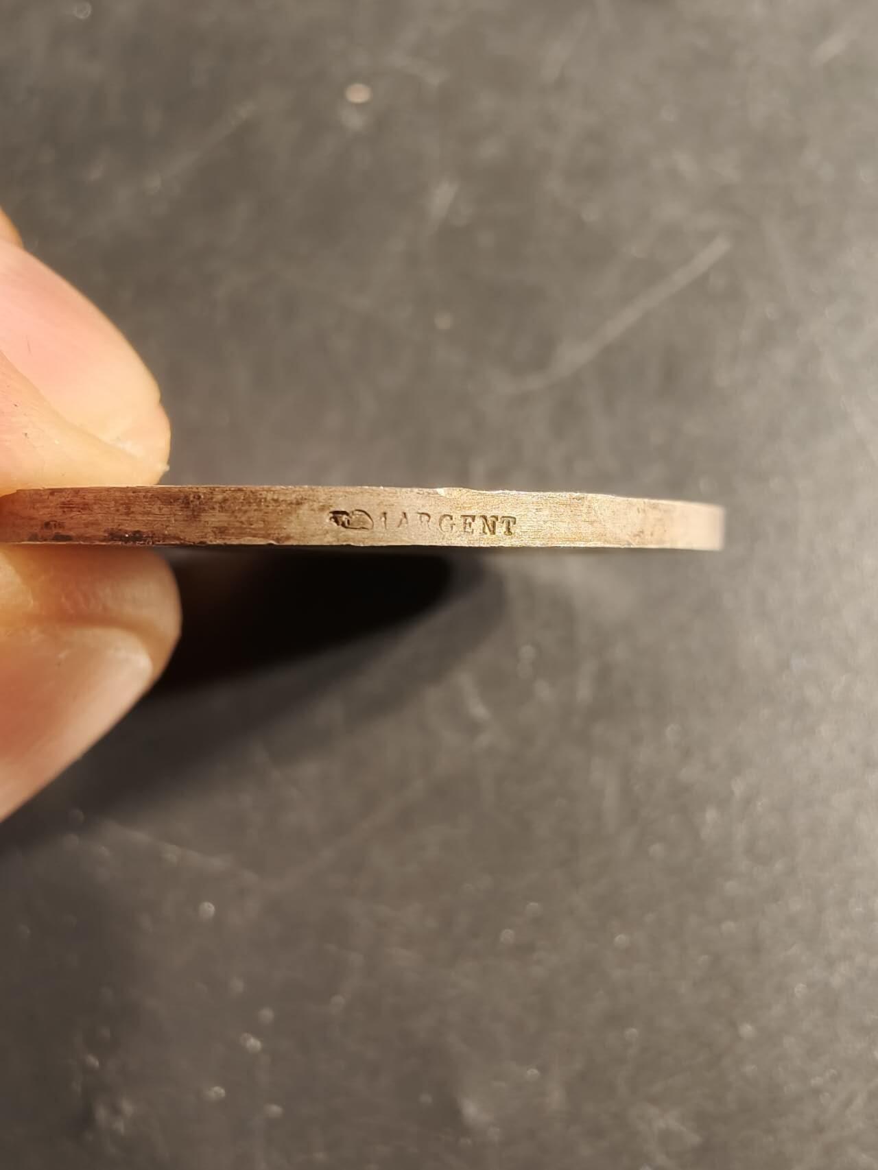 老王徽章第165期 法国棉纺织工业协会大银章    原盒     950银     直径36mm.    重量21.3g