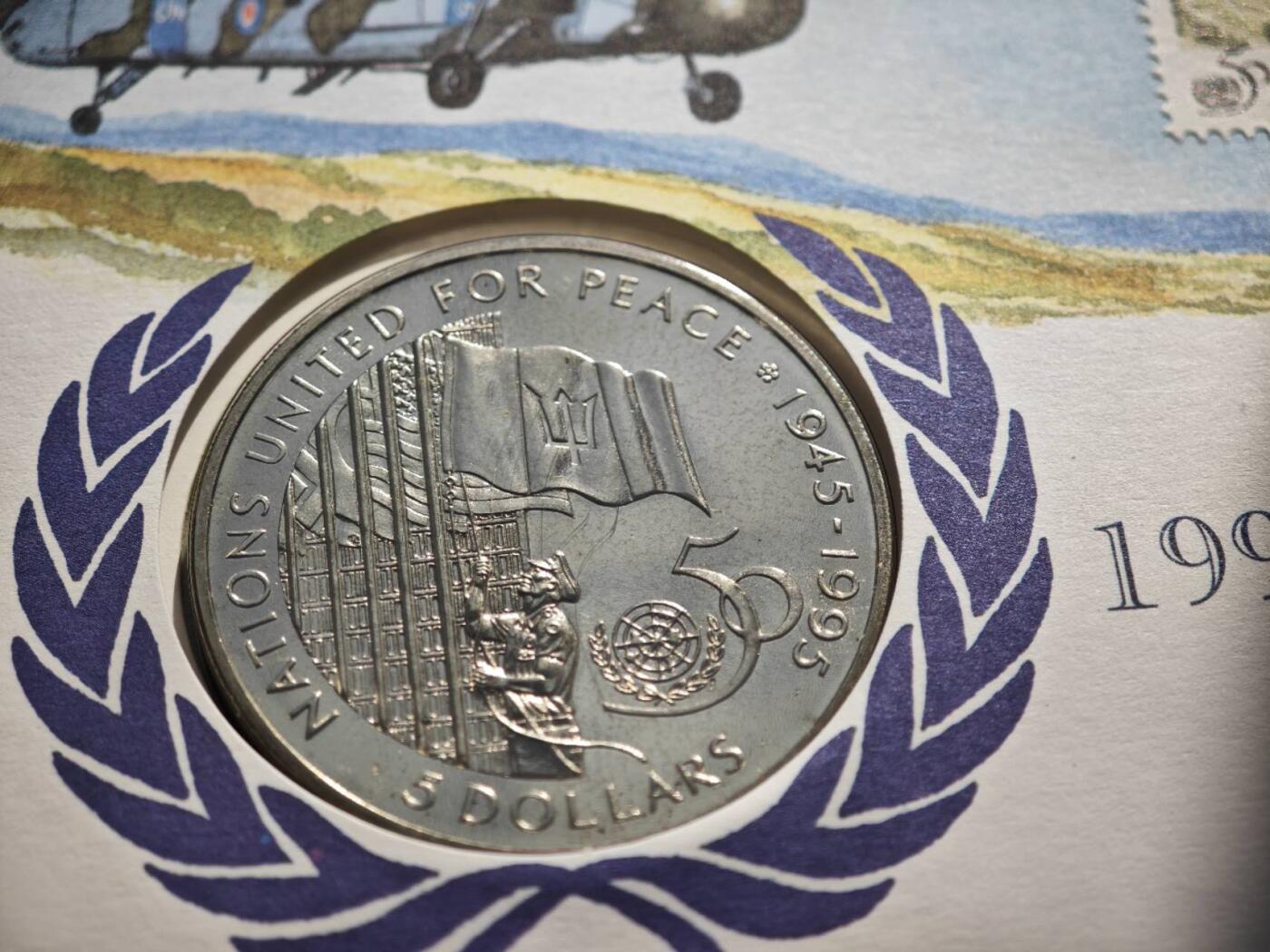 【淘币小摊】限时拍第八百零七拍  克朗币邮币封场  满百包邮可预留两周  周一统一发货  巴巴多斯1995年二战胜利50周年5元纪念币邮币封