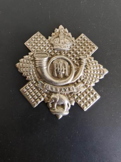 老王徽章第165期 - 英国高地轻步兵团帽徽     二战时期    背杆损坏