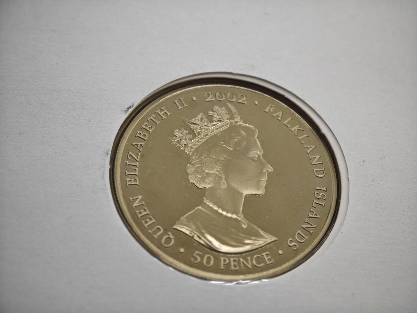 【淘币小摊】限时拍第八百零七拍  克朗币邮币封场  满百包邮可预留两周  周一统一发货    福克兰群岛2002年女王登基金禧50便士纪念币邮币封